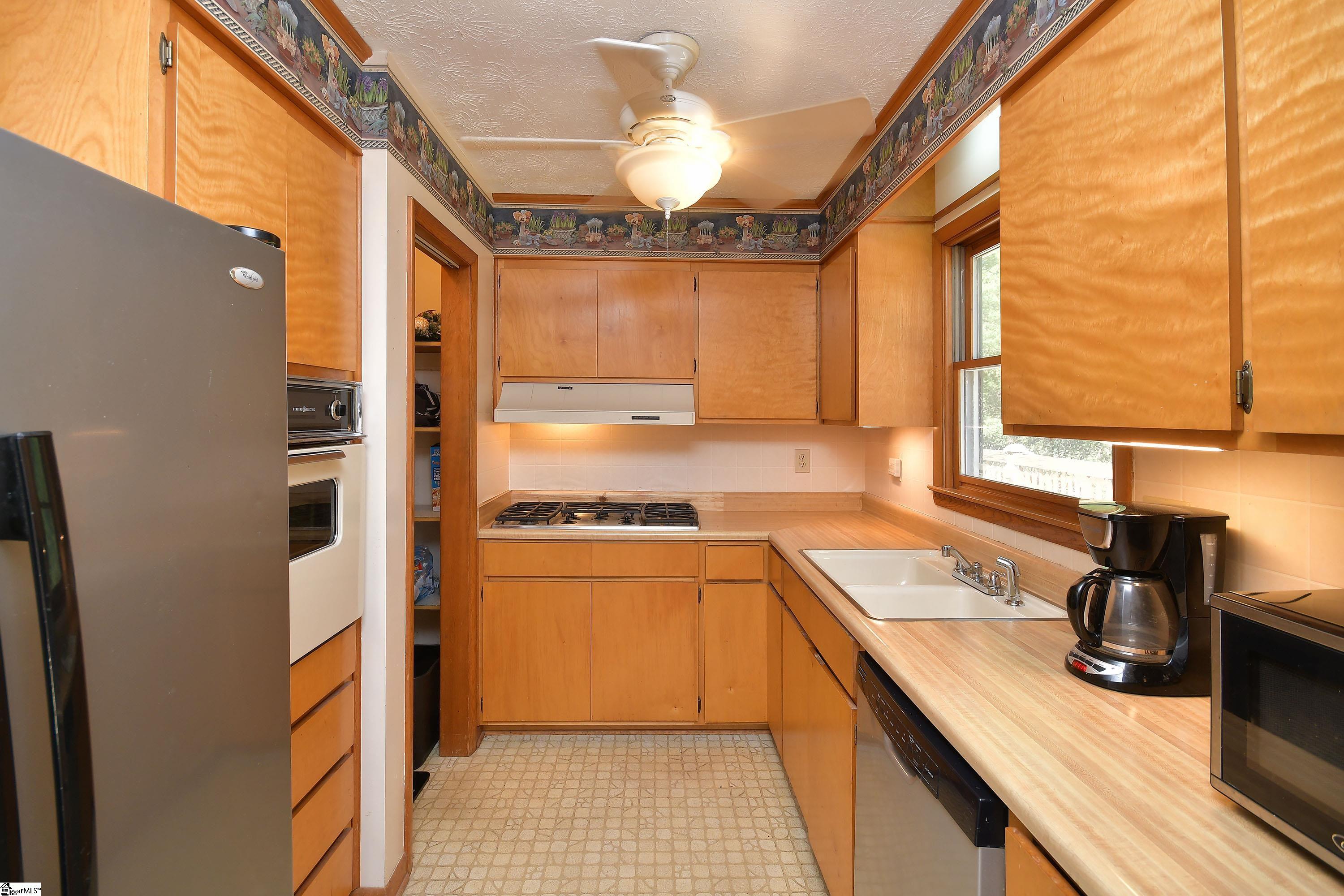 403 Stratford Drive Property Photo 31