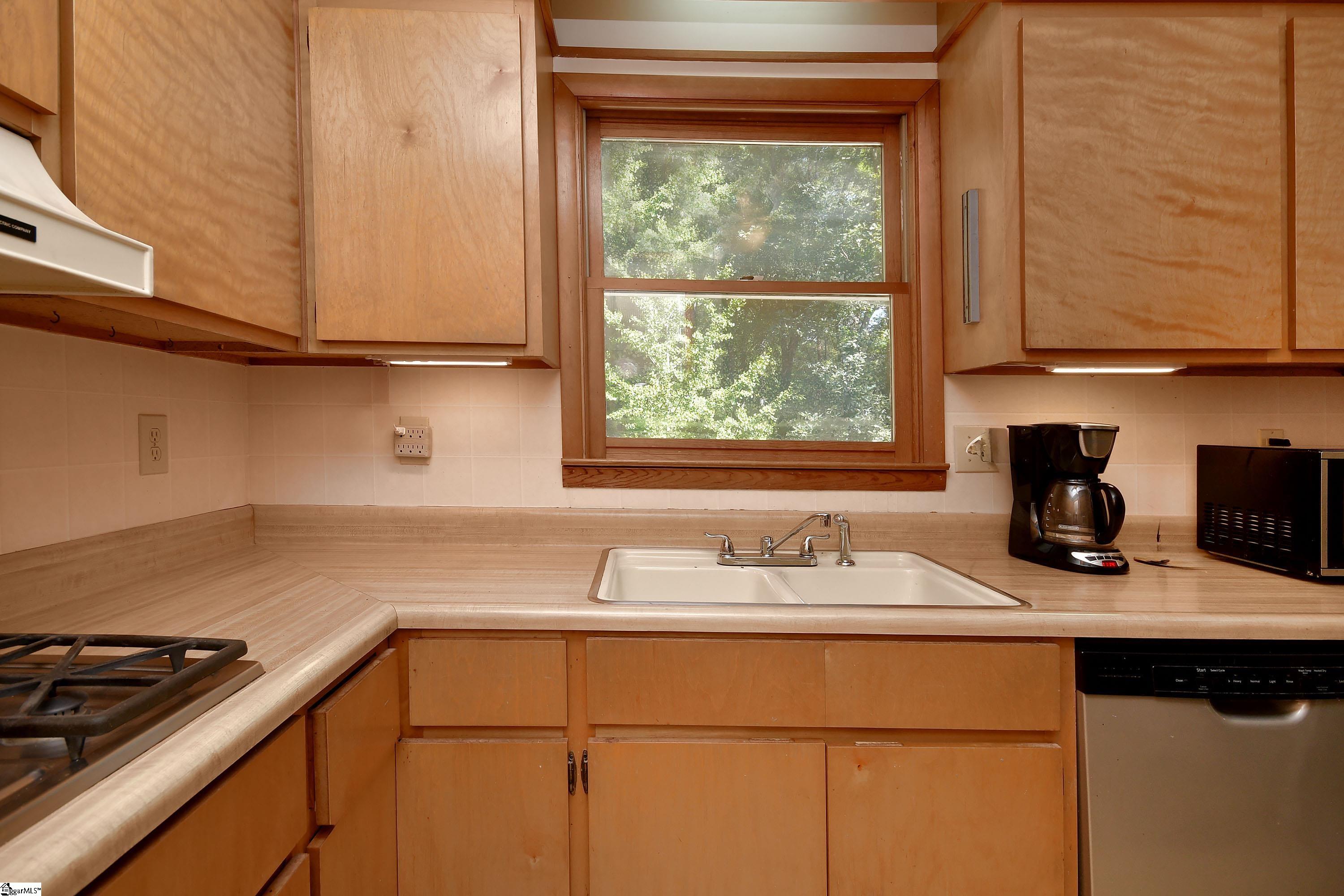 403 Stratford Drive Property Photo 32