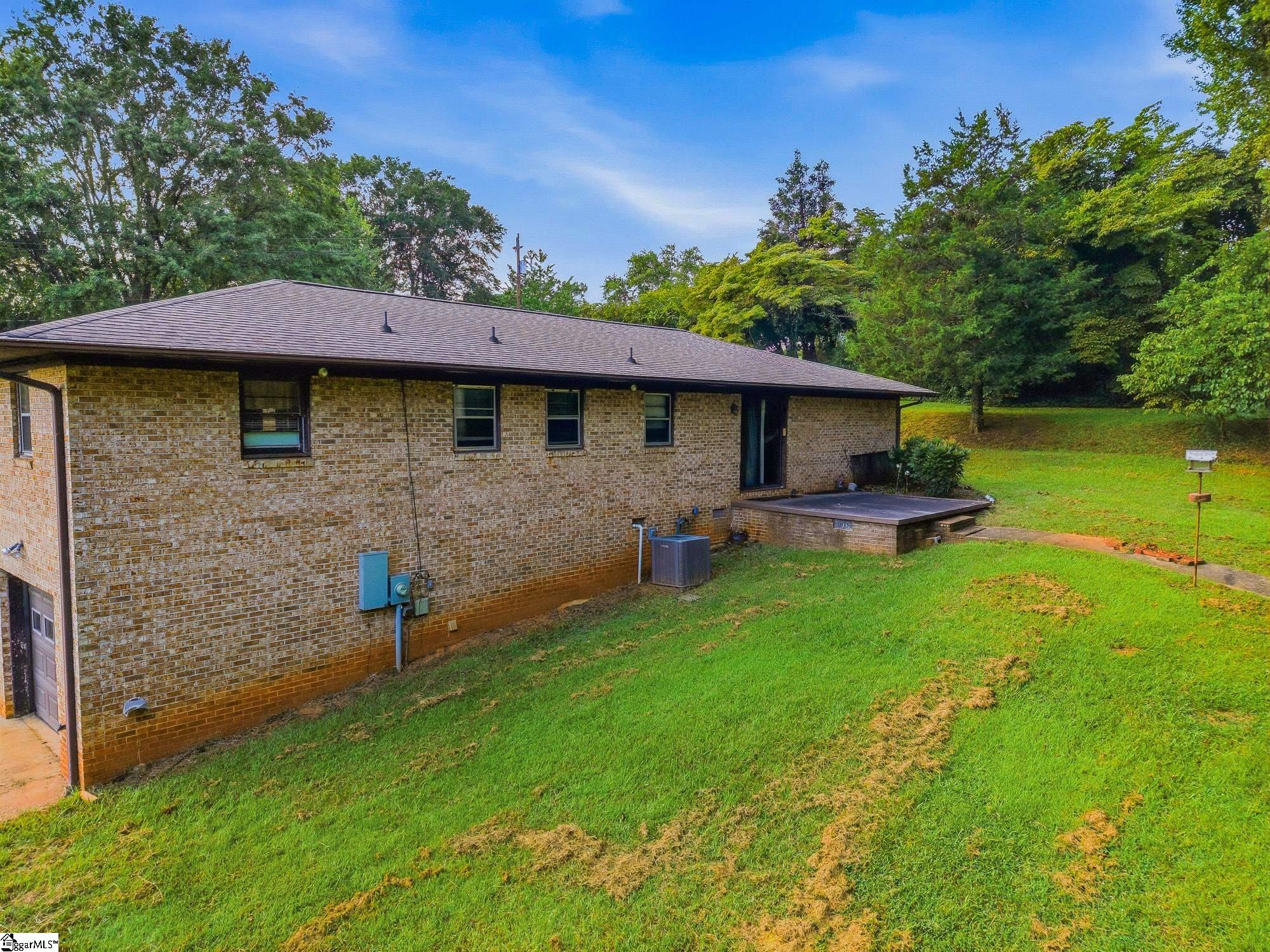108 Apple Drive Property Photo 3
