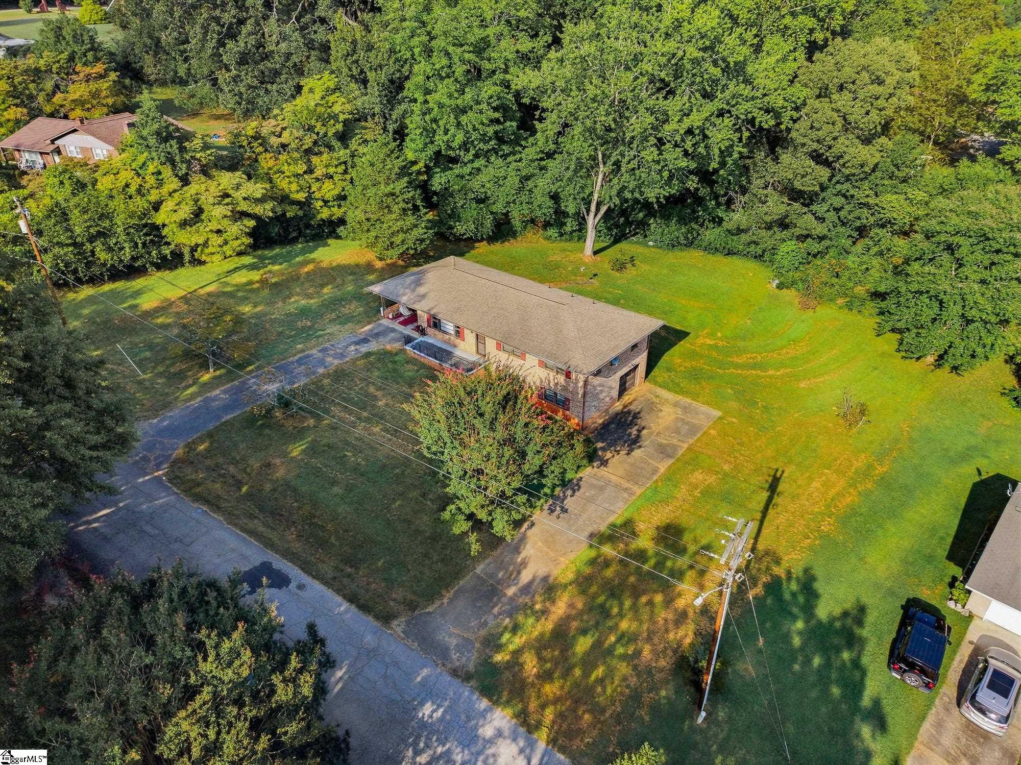 108 Apple Drive Property Photo 4