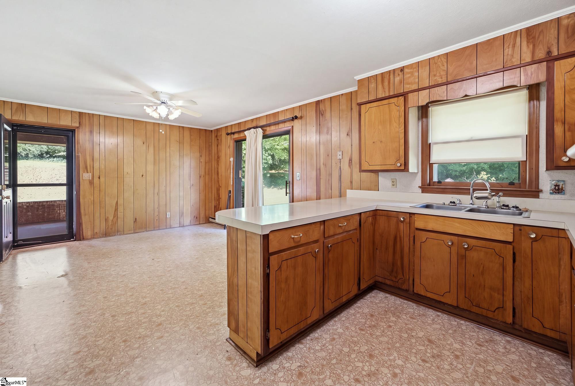 108 Apple Drive Property Photo 10