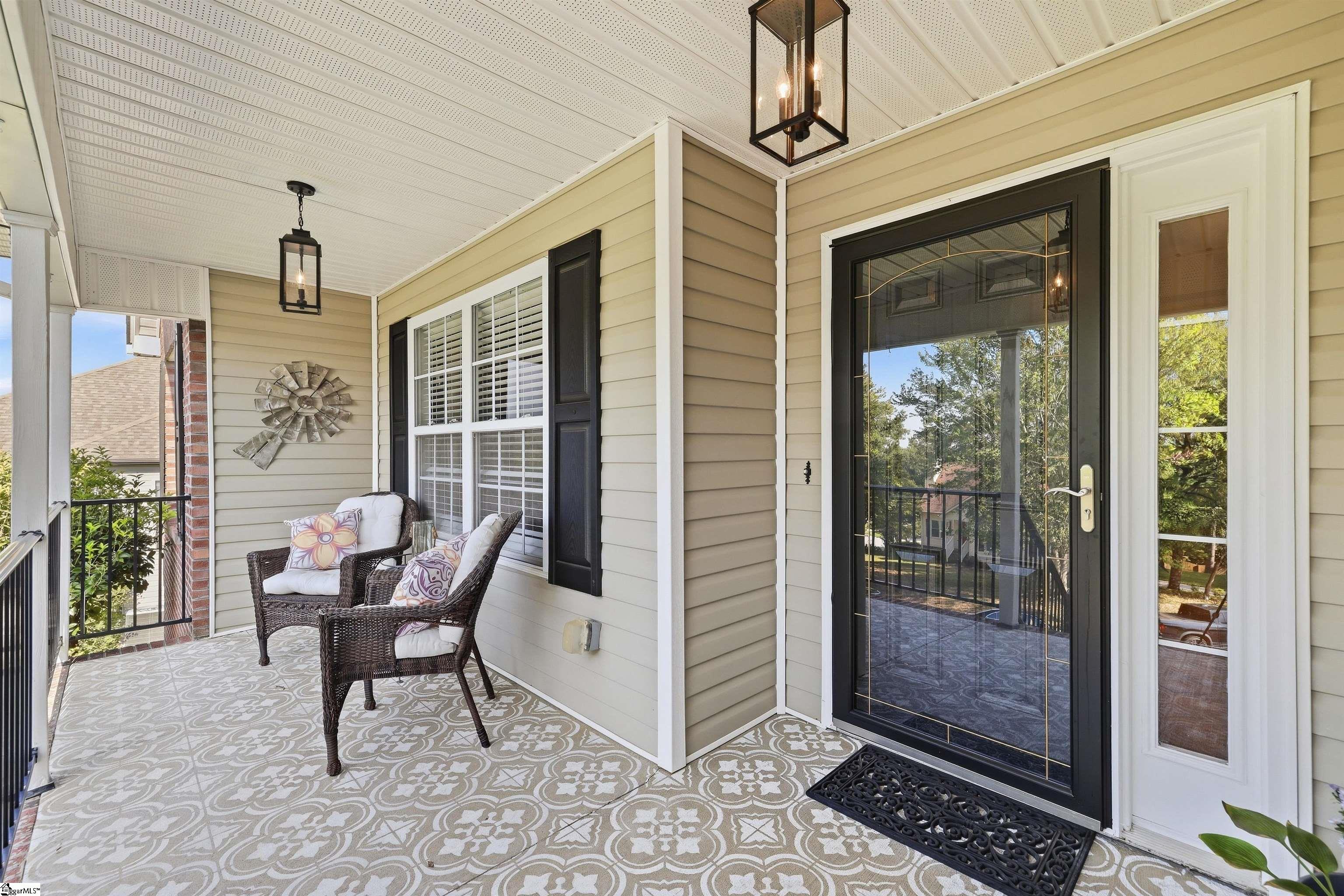 307 Stone River Way Property Photo 3