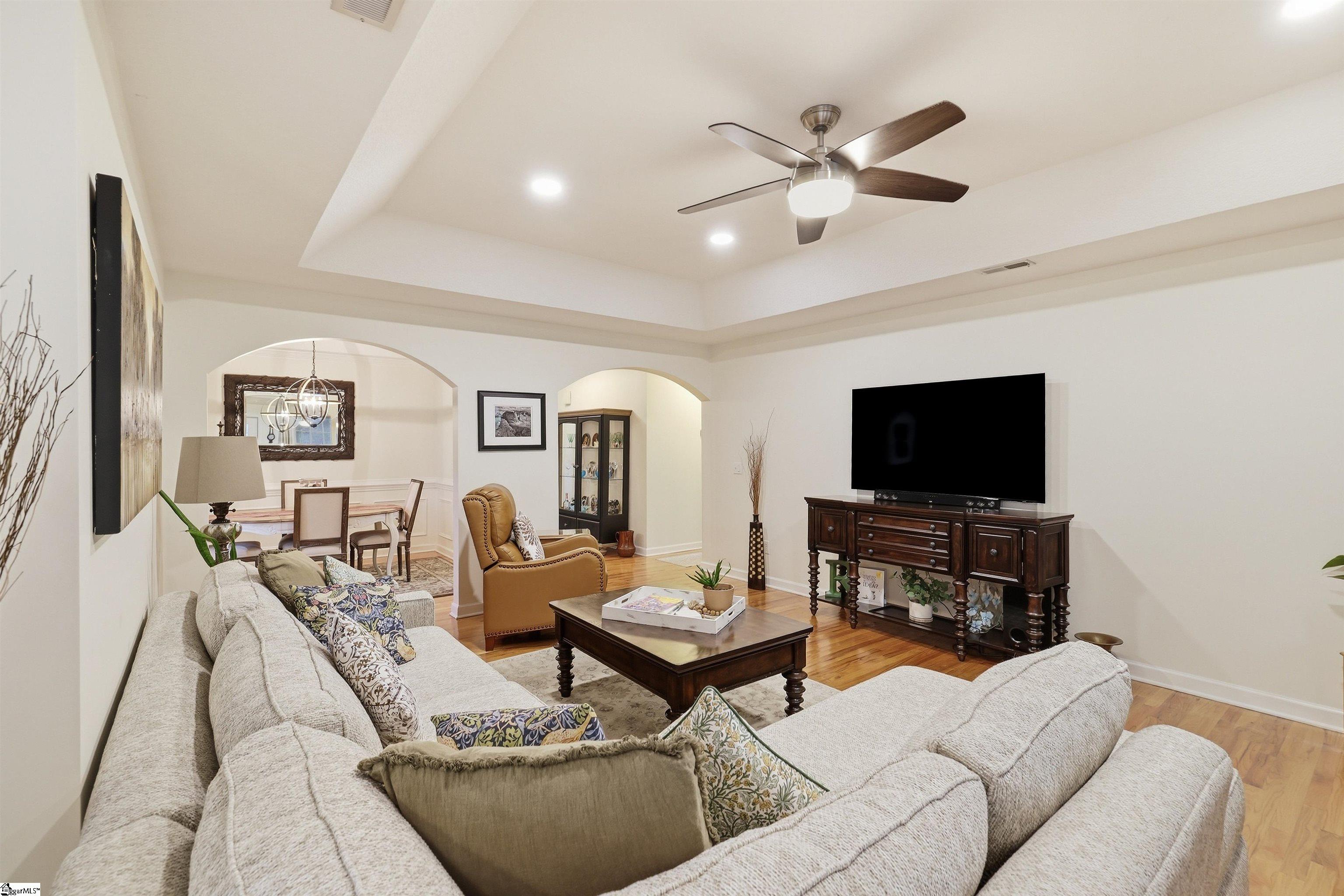 307 Stone River Way Property Photo 8
