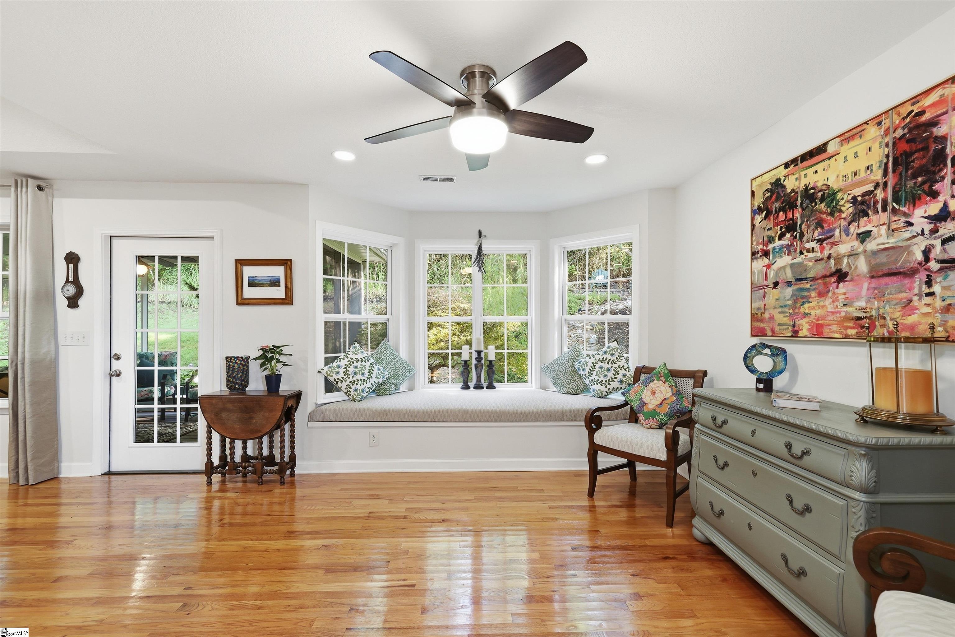 307 Stone River Way Property Photo 11