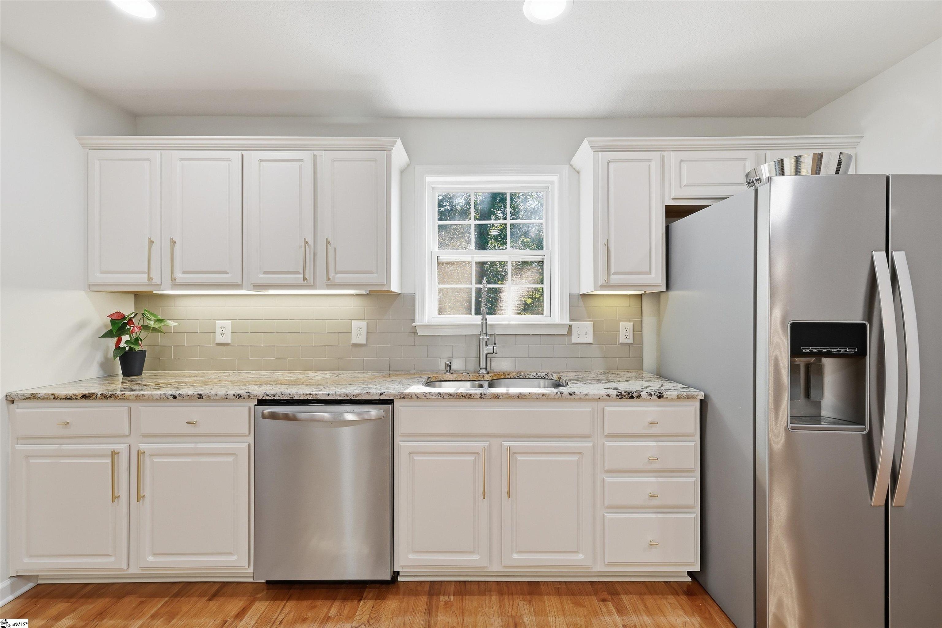 307 Stone River Way Property Photo 16