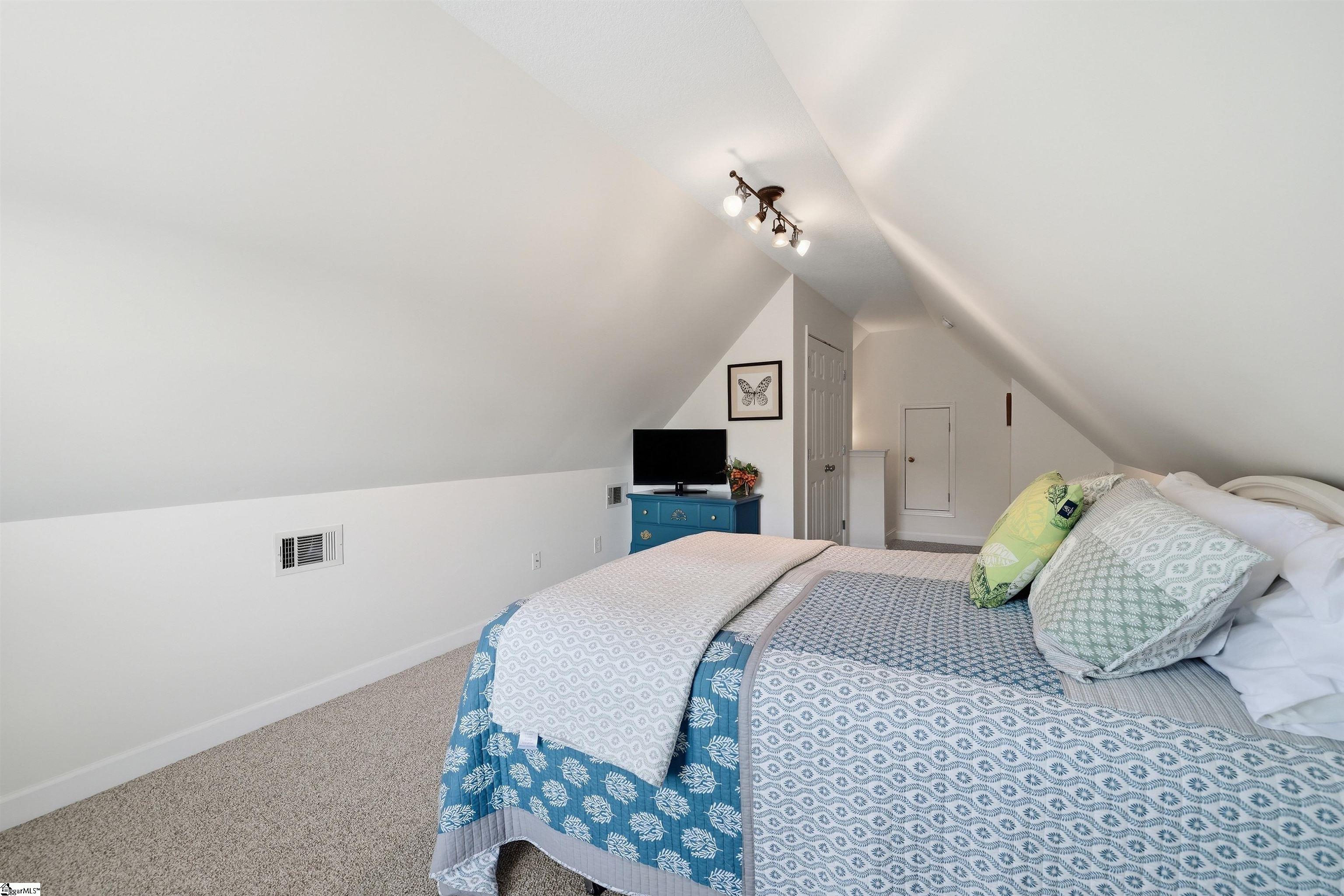 307 Stone River Way Property Photo 33