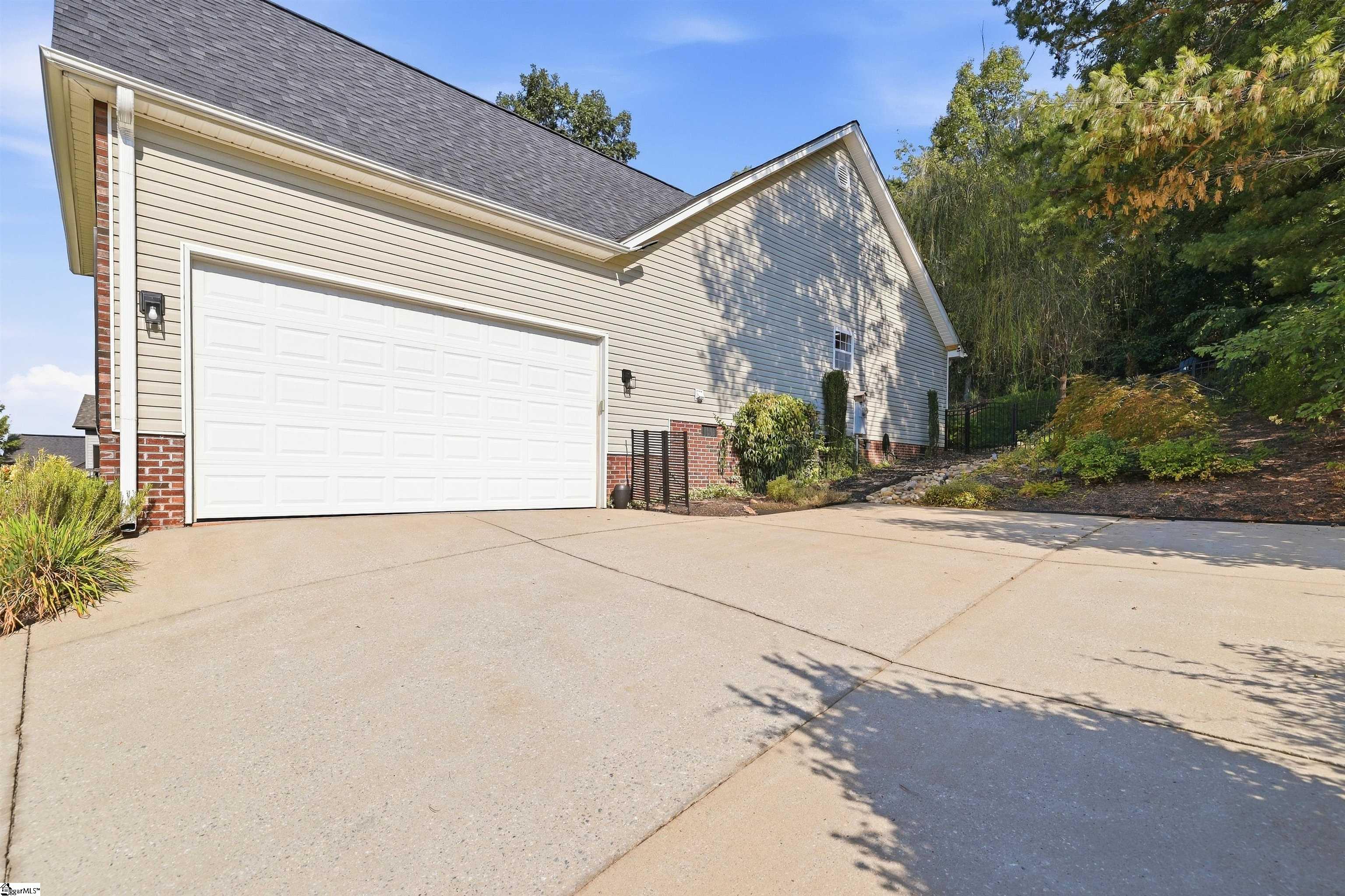 307 Stone River Way Property Photo 43
