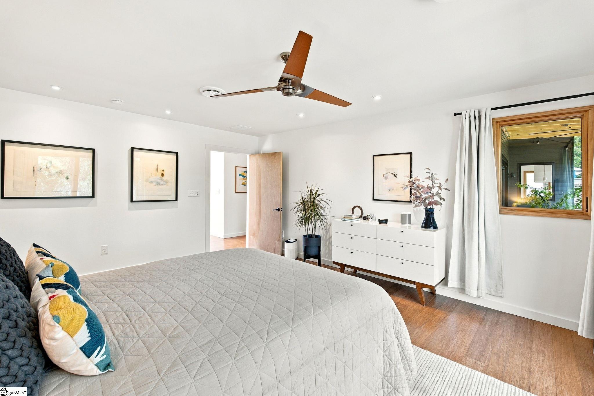15 E Montclair Avenue Property Photo 26