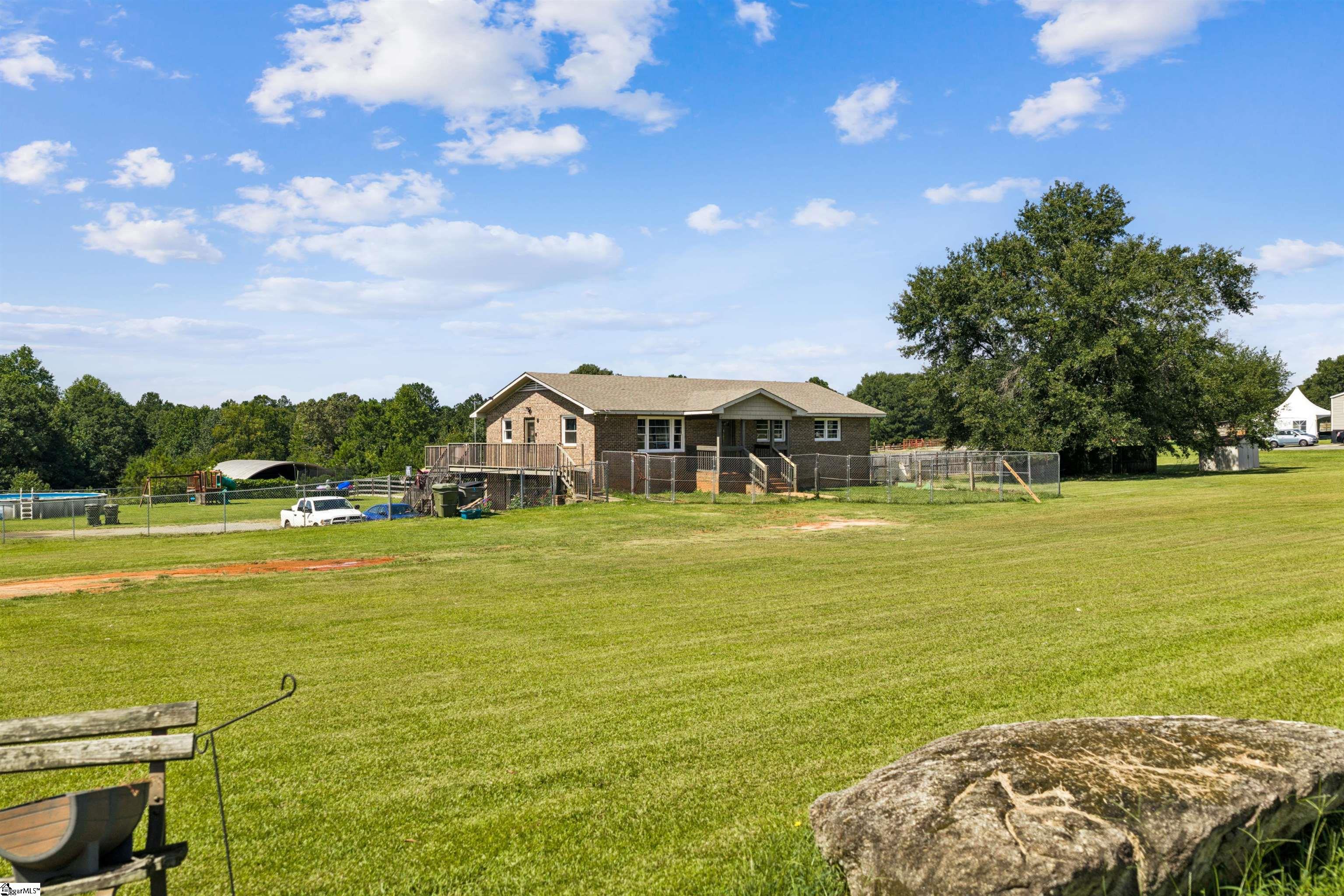 1055 Little Mountain Road Property Photo 2