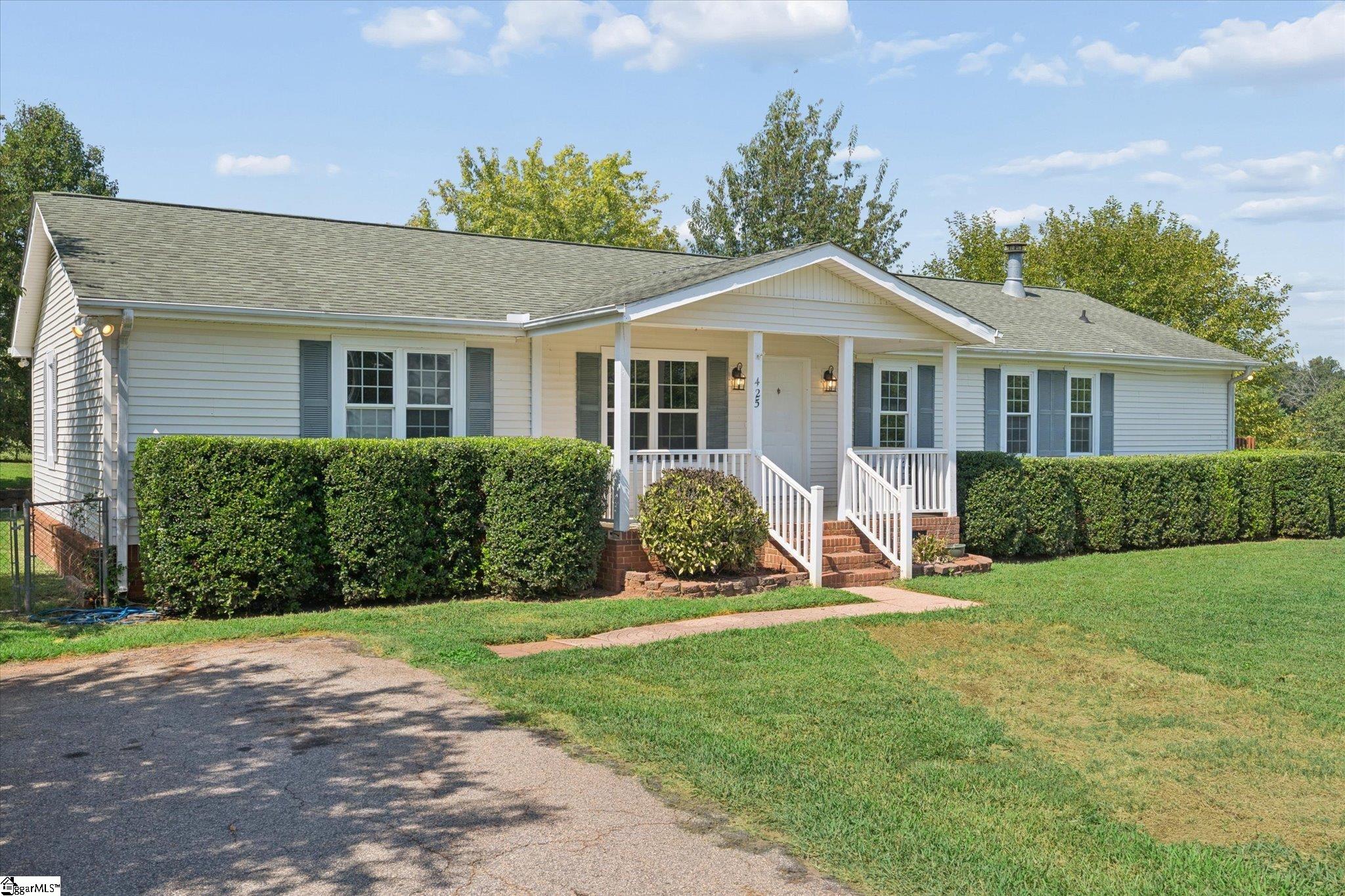 425 Roe Road Property Photo 1