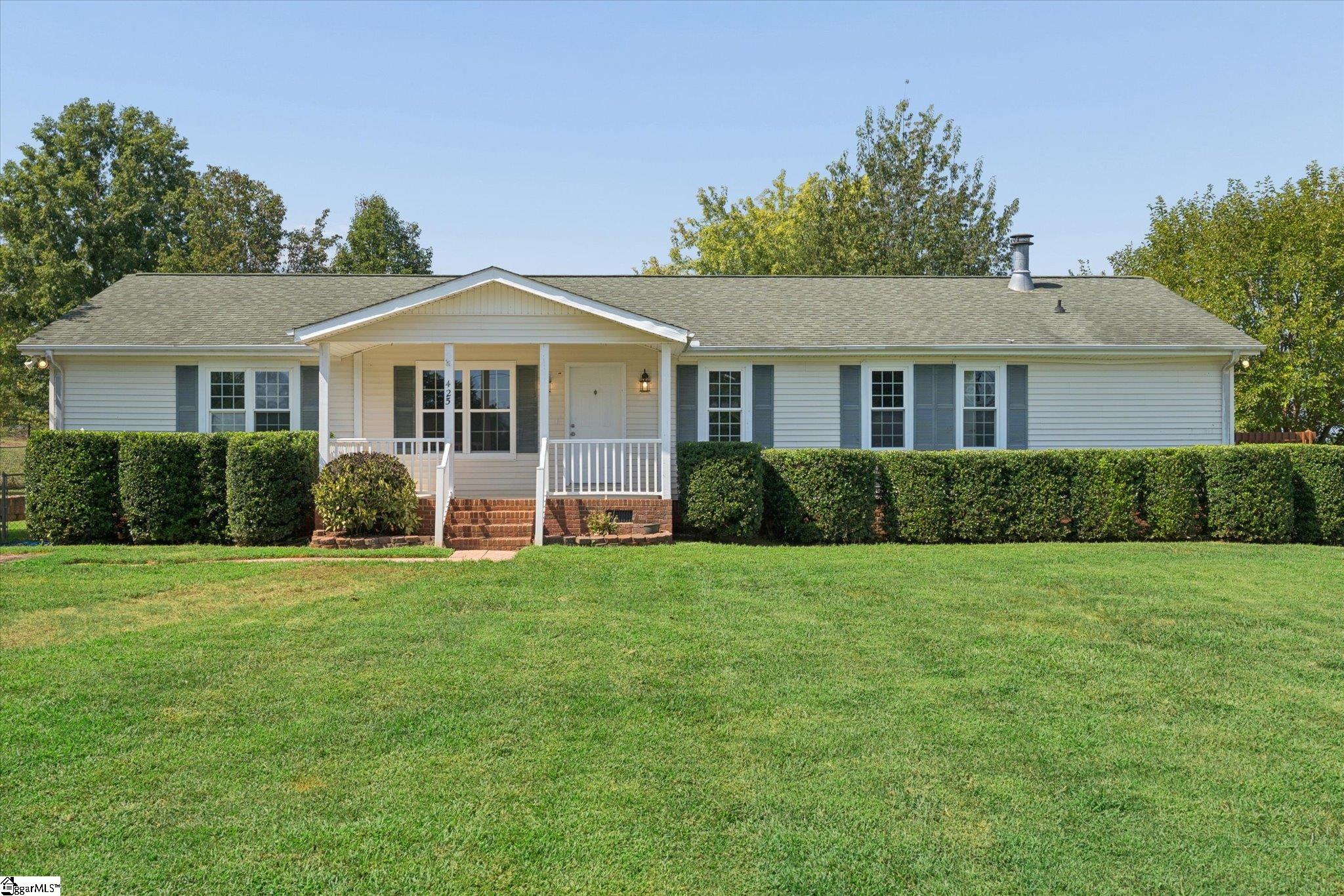 425 Roe Road Property Photo 2