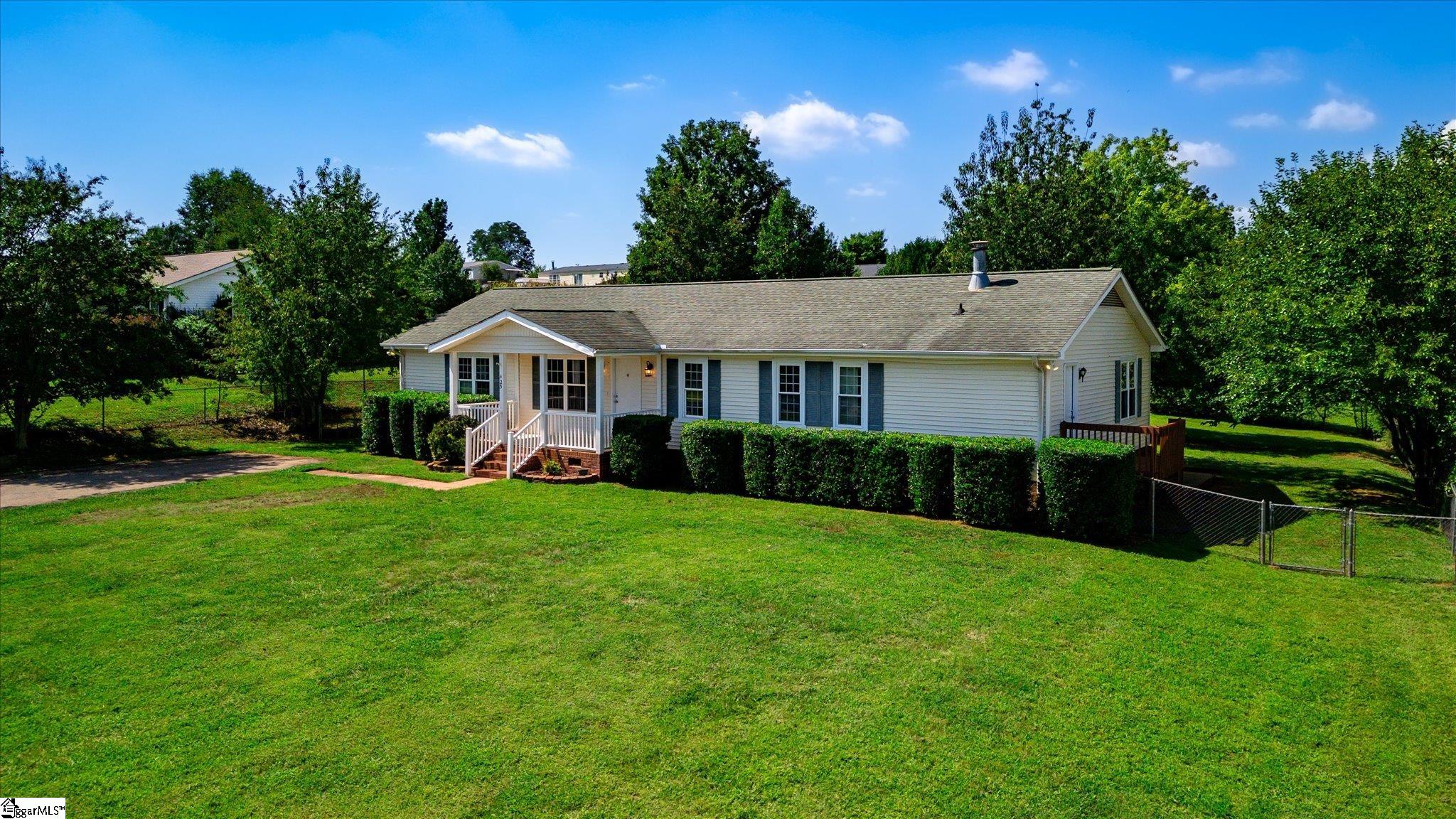 425 Roe Road Property Photo 3