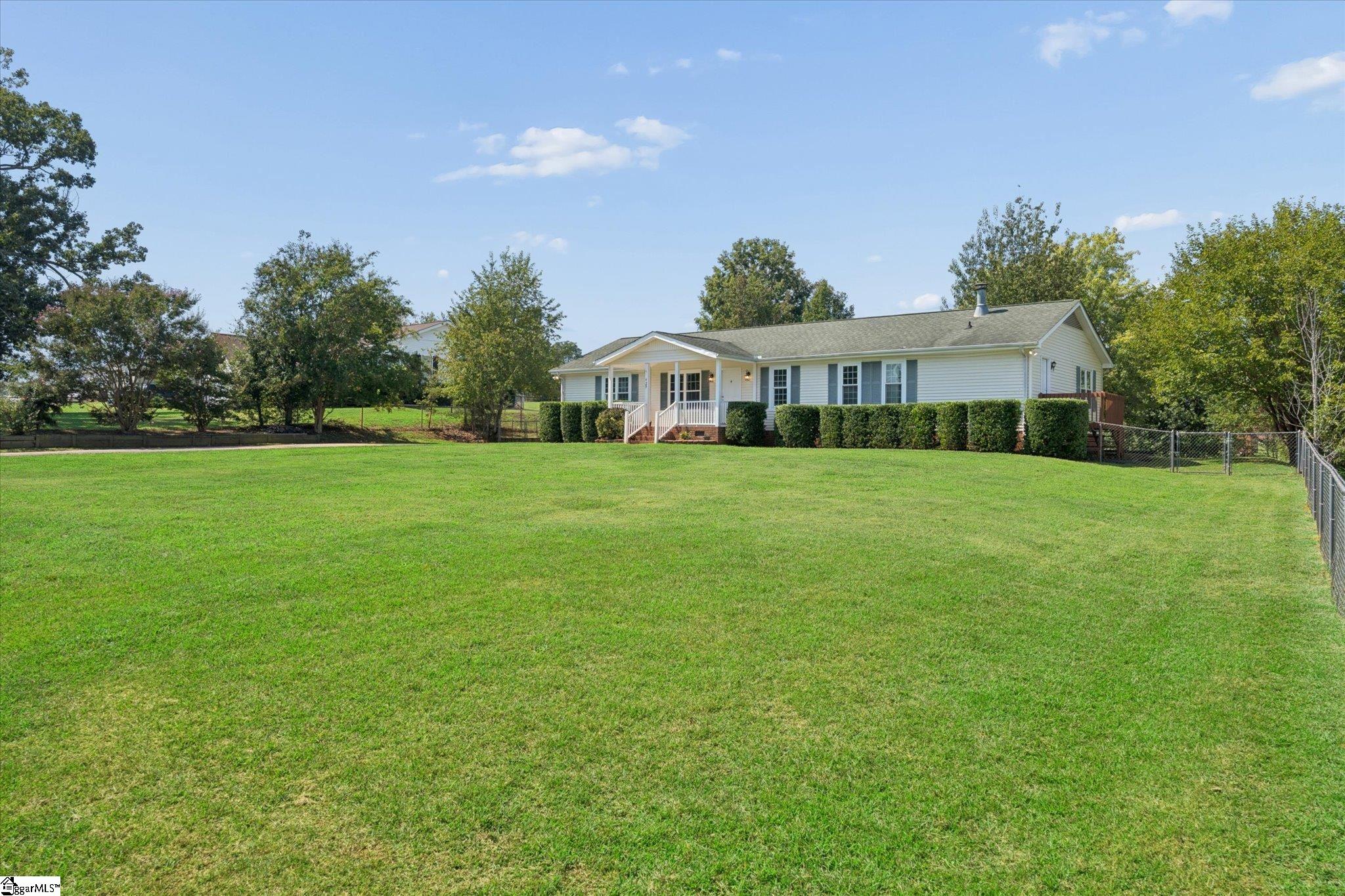 425 Roe Road Property Photo 4