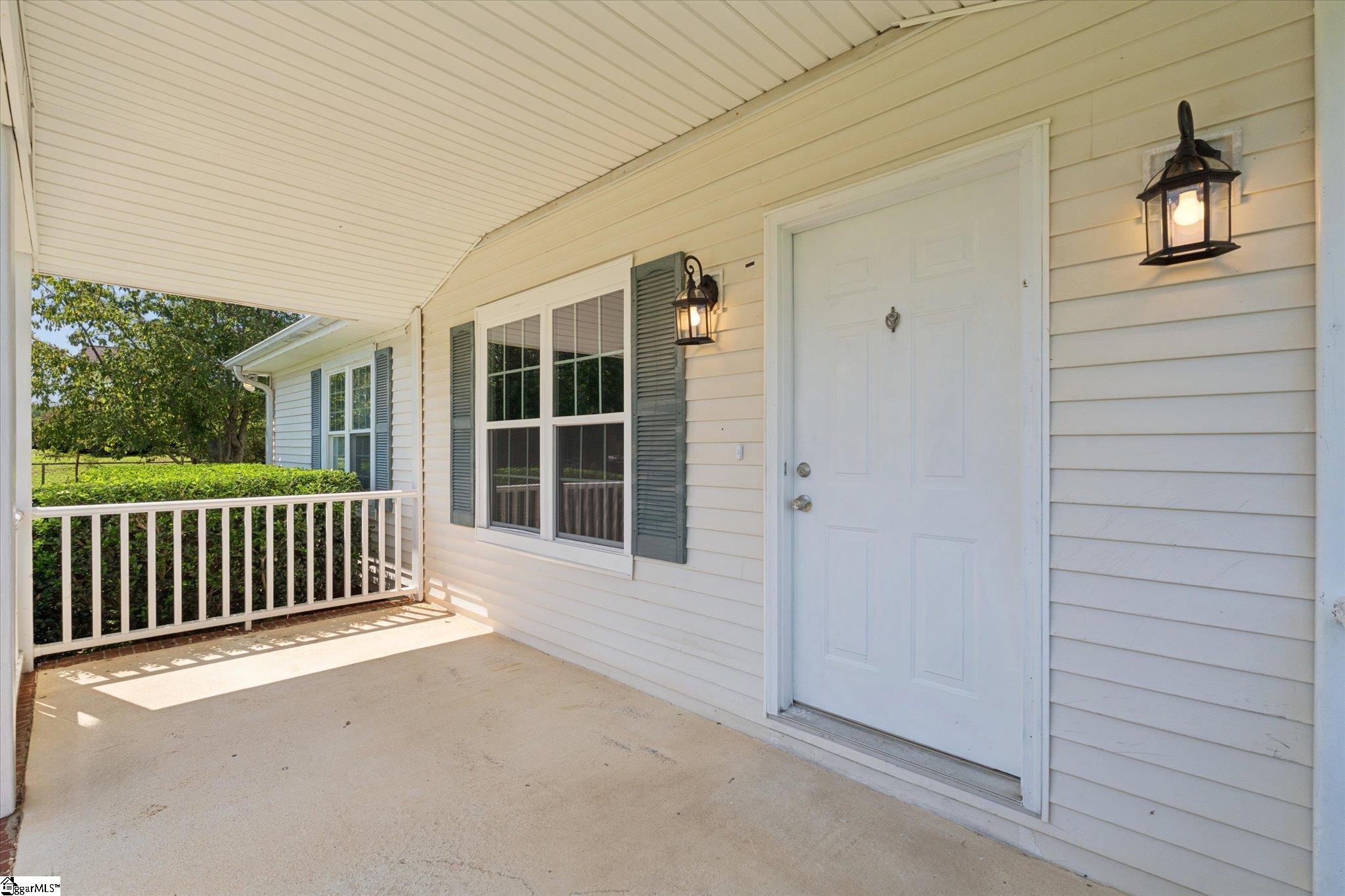 425 Roe Road Property Photo 5