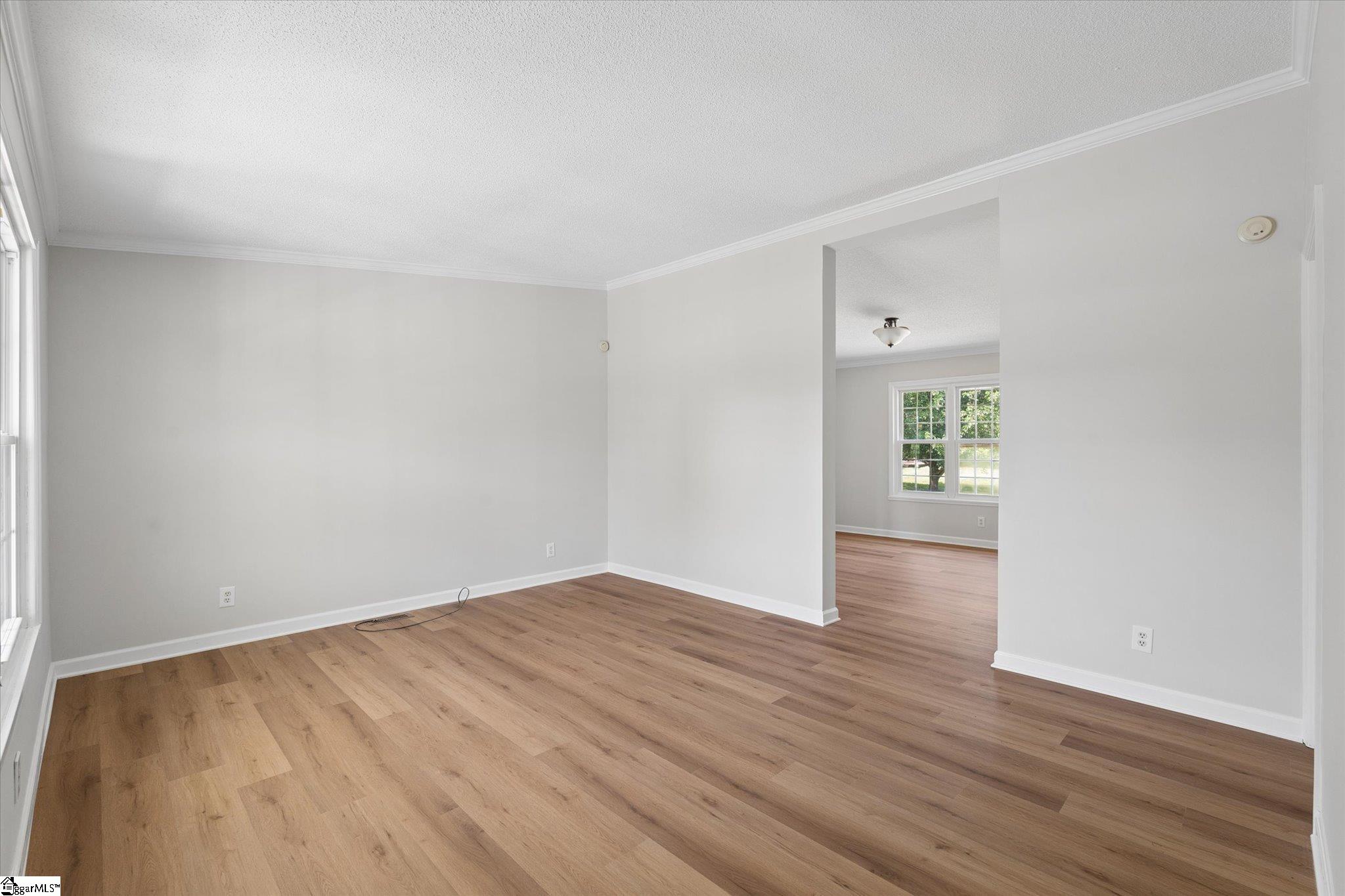 425 Roe Road Property Photo 6