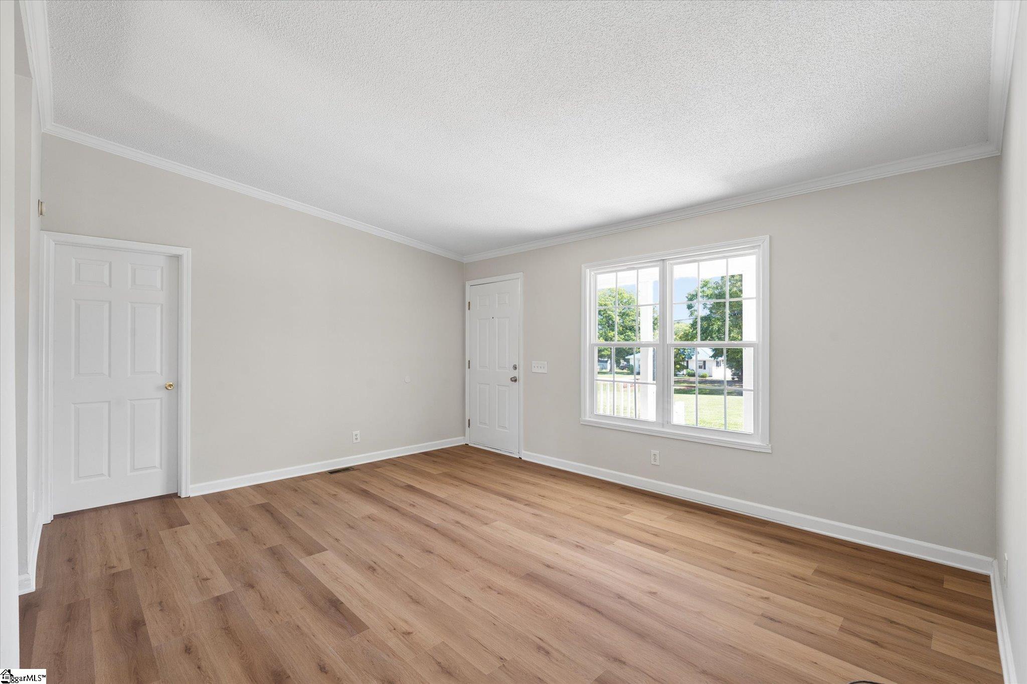 425 Roe Road Property Photo 7