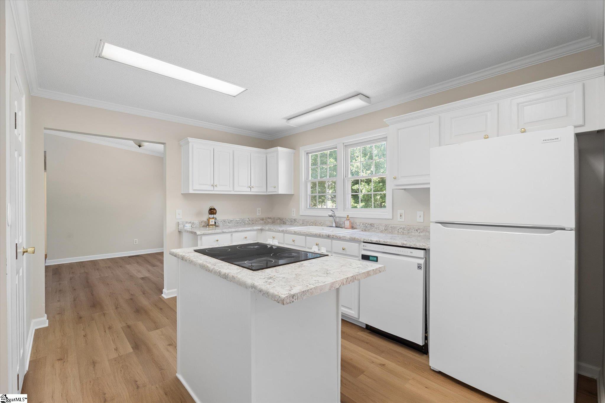 425 Roe Road Property Photo 11