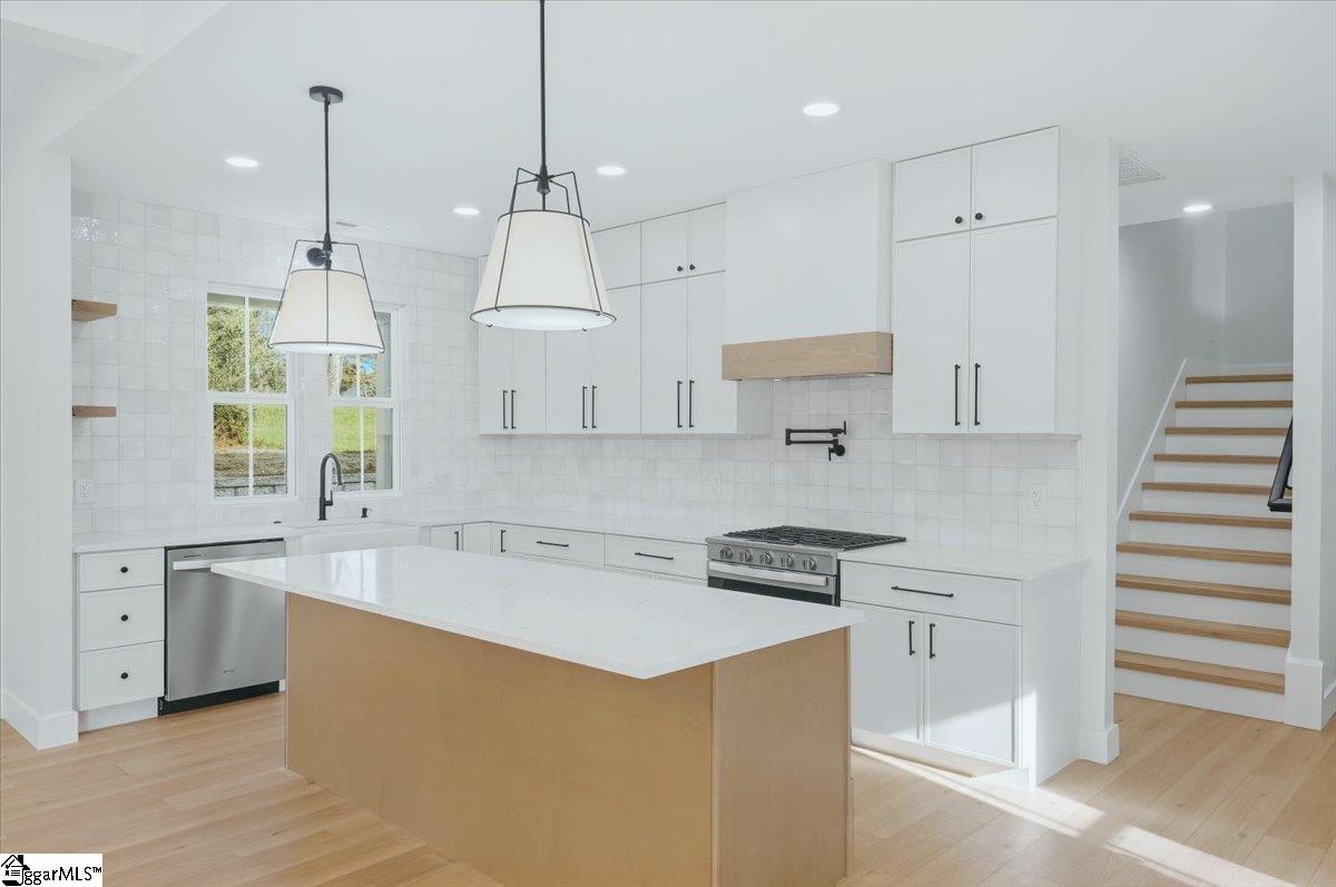 201 Maple Street Property Photo 8