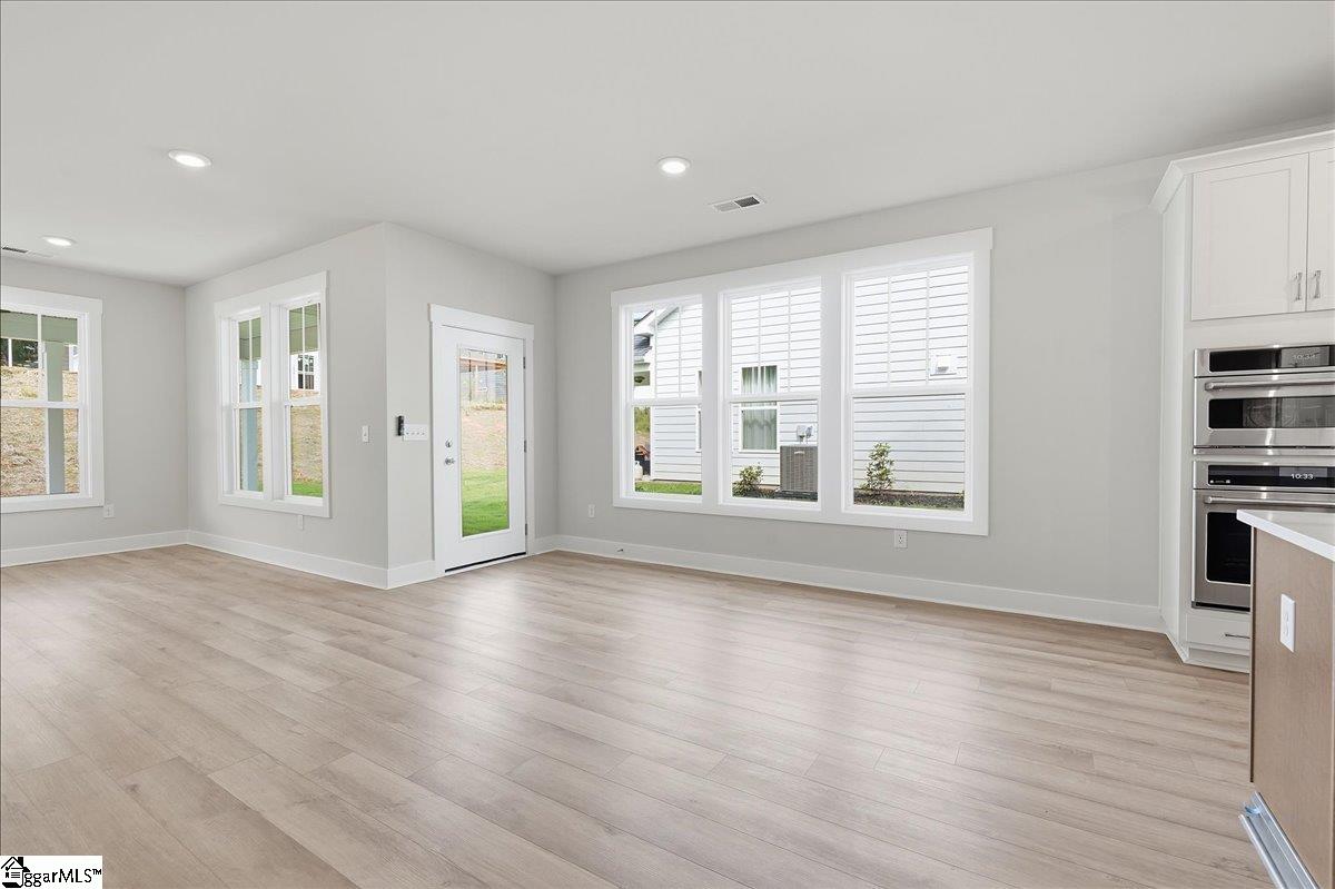 16 Long Branch Court Property Photo 10