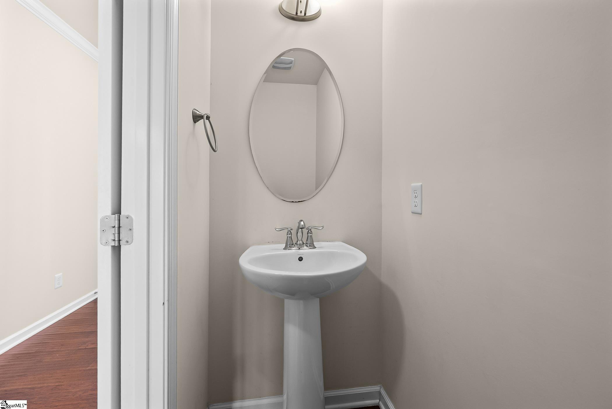 461 Christiane Way Property Photo 3