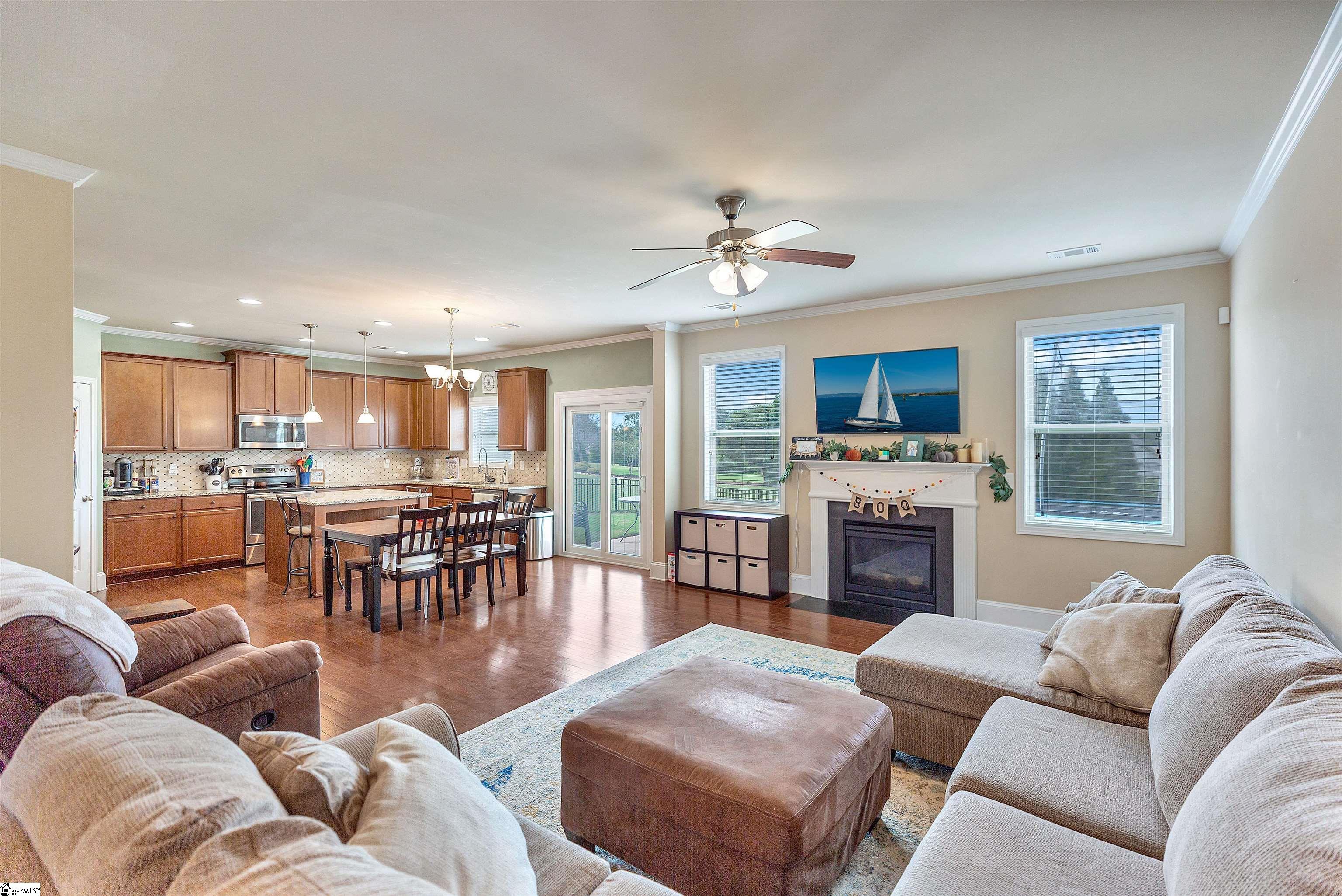 1009 Hillcrest Court Property Photo 10