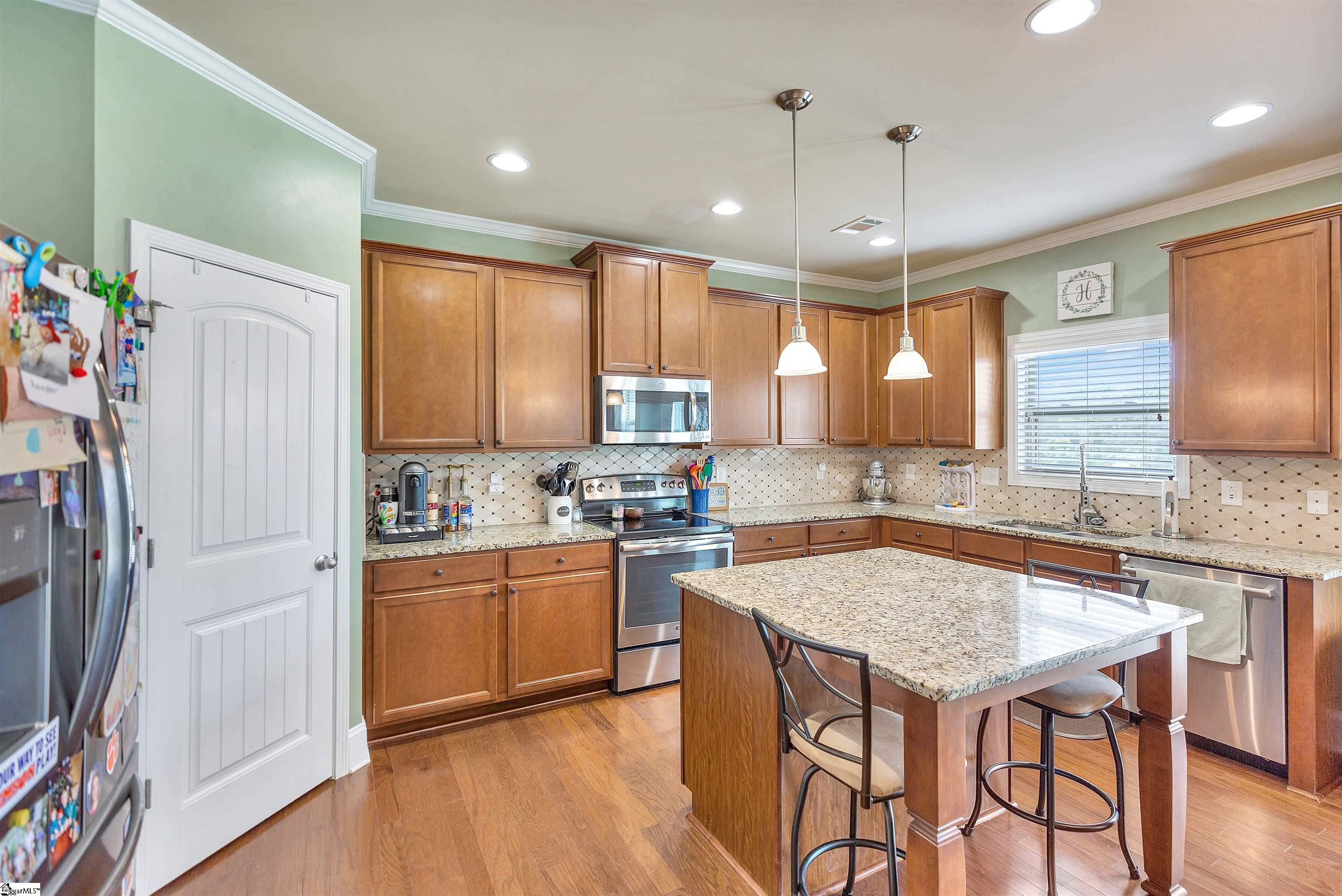 1009 Hillcrest Court Property Photo 11