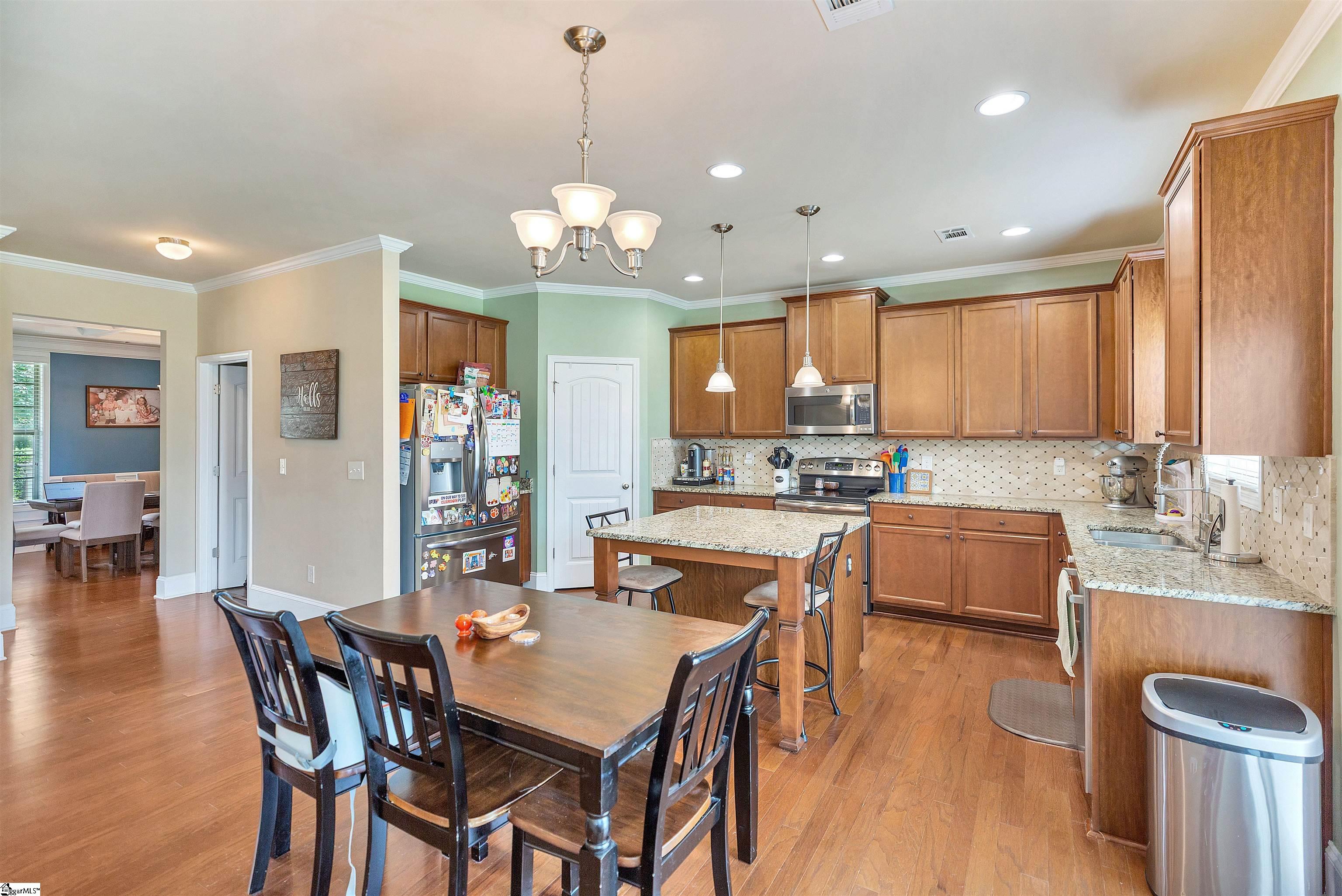 1009 Hillcrest Court Property Photo 13