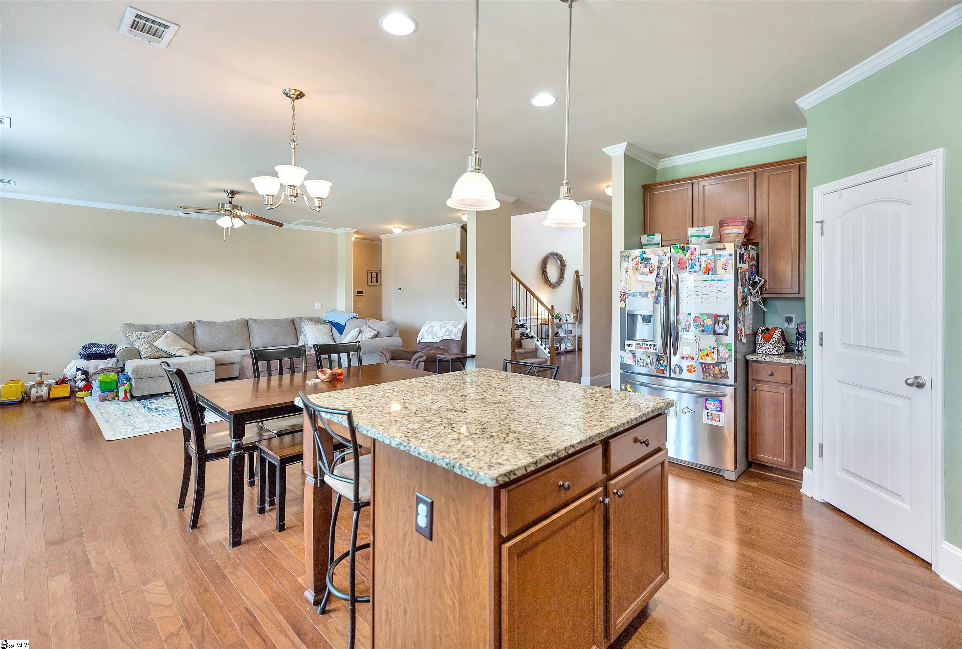 1009 Hillcrest Court Property Photo 15