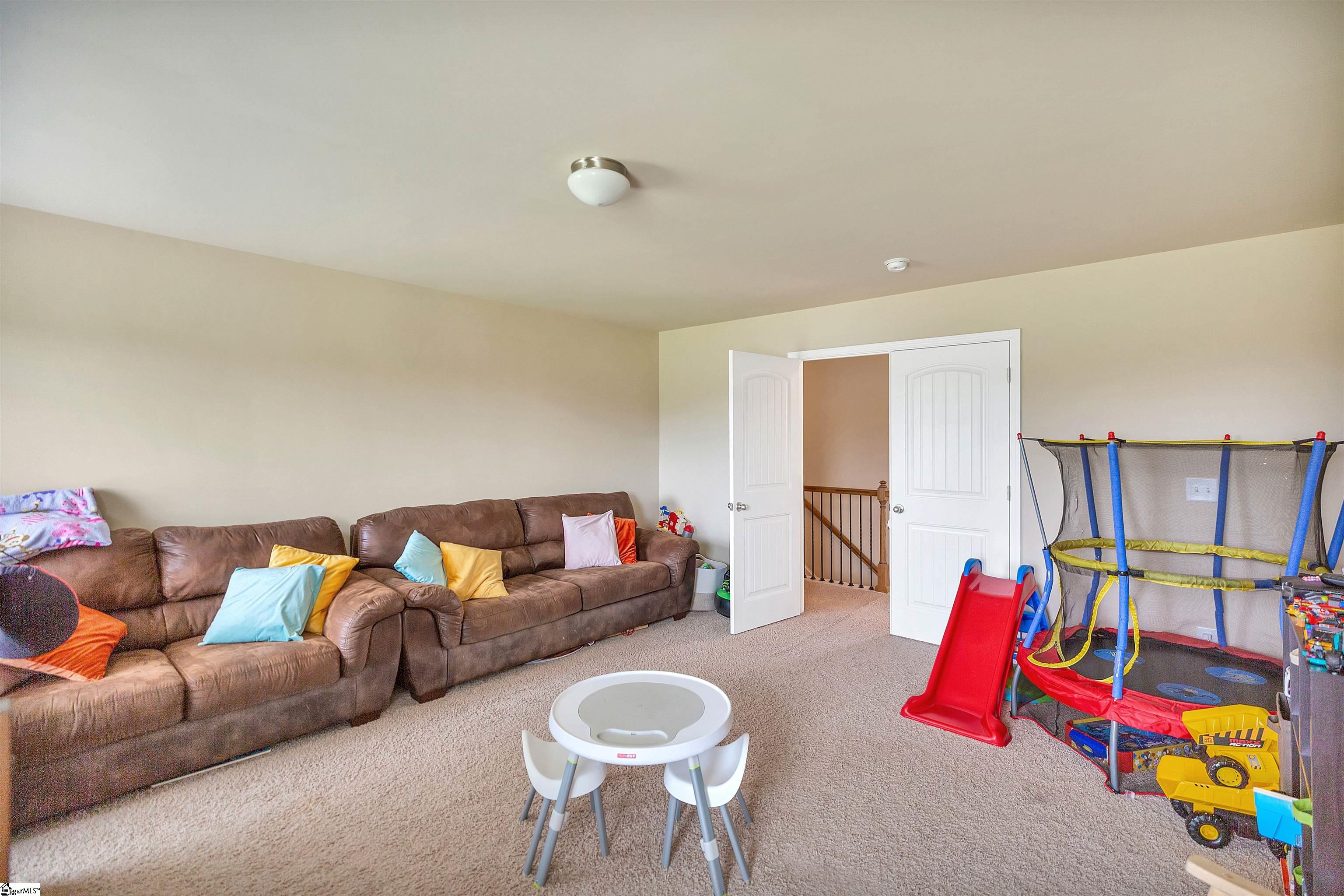 1009 Hillcrest Court Property Photo 29