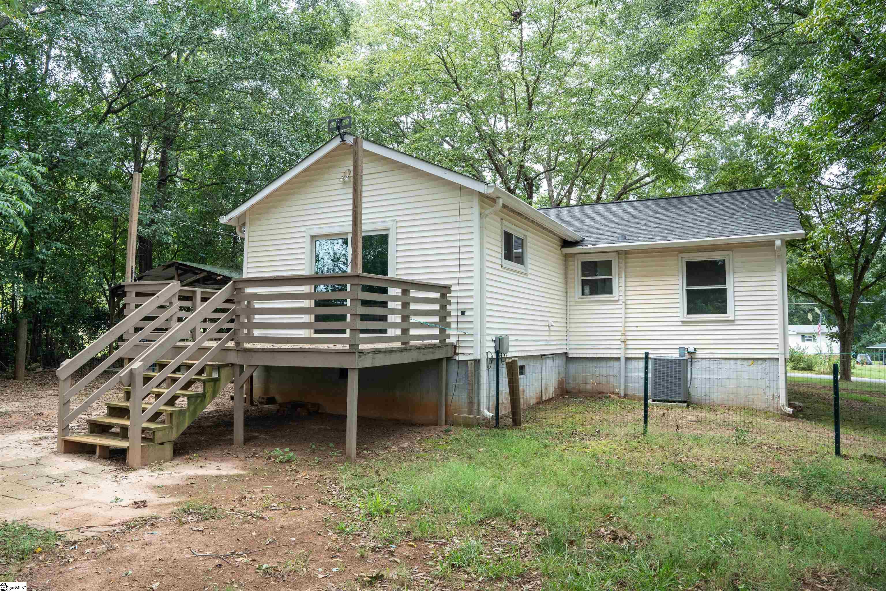 180 Brock Street Property Photo 5