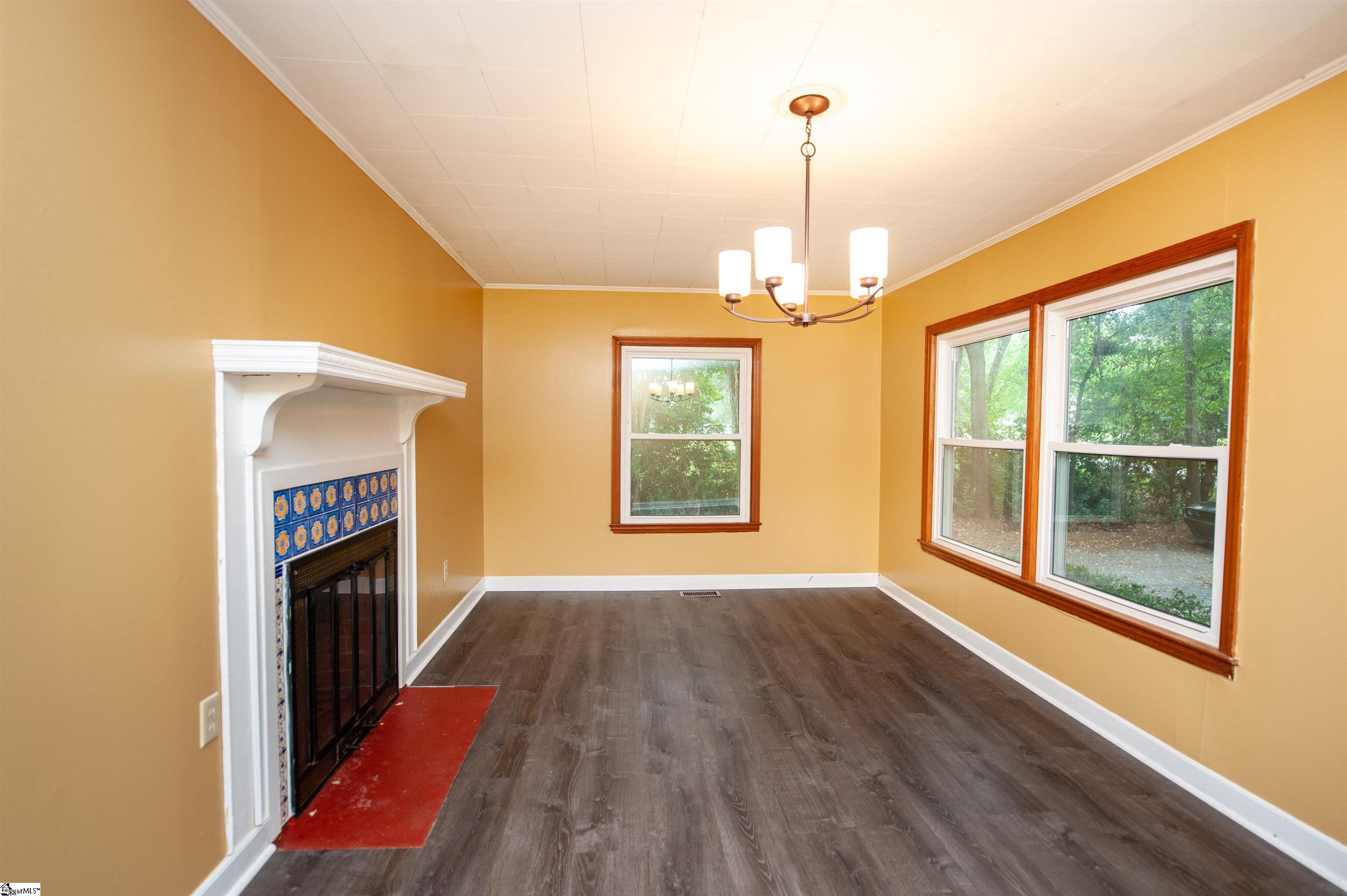 180 Brock Street Property Photo 6