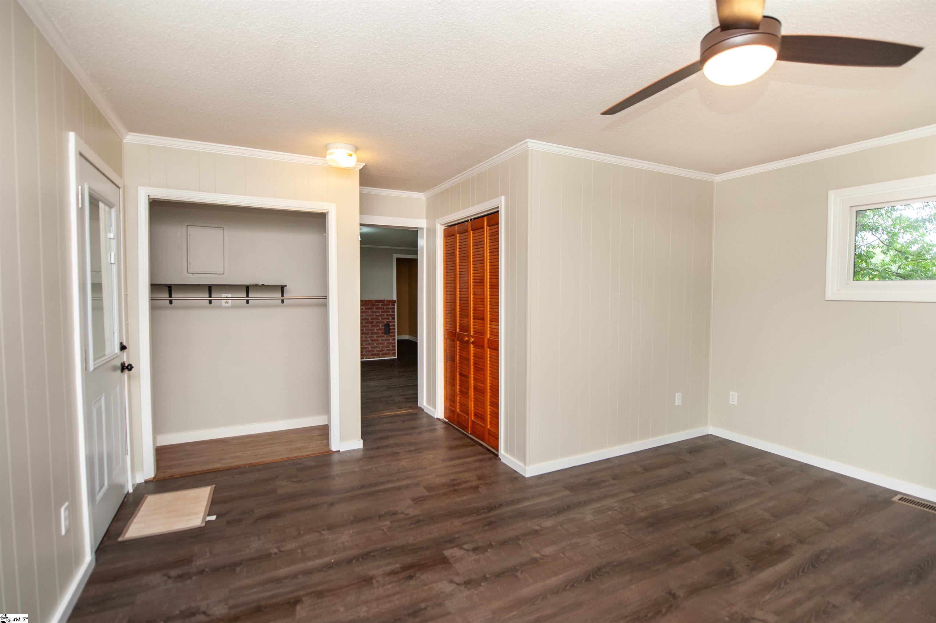 180 Brock Street Property Photo 10