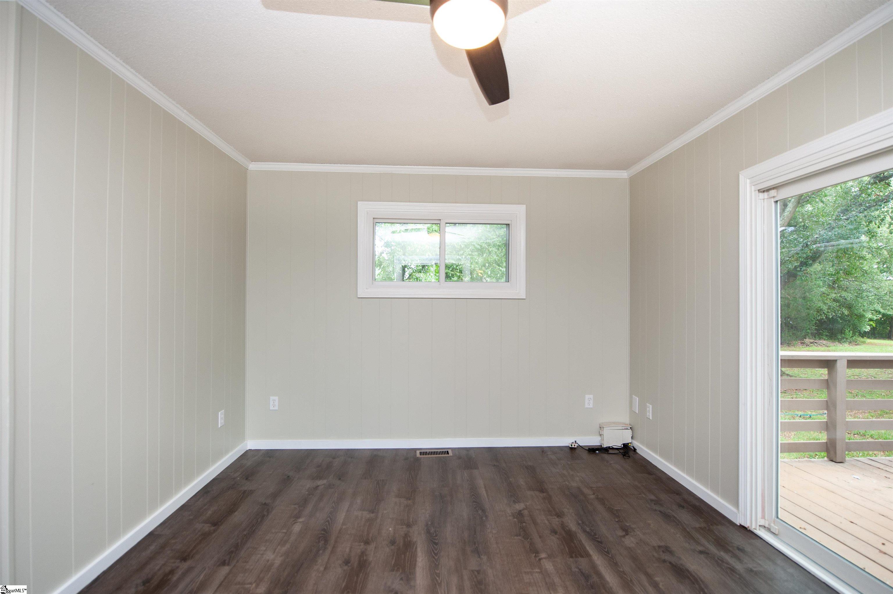 180 Brock Street Property Photo 11