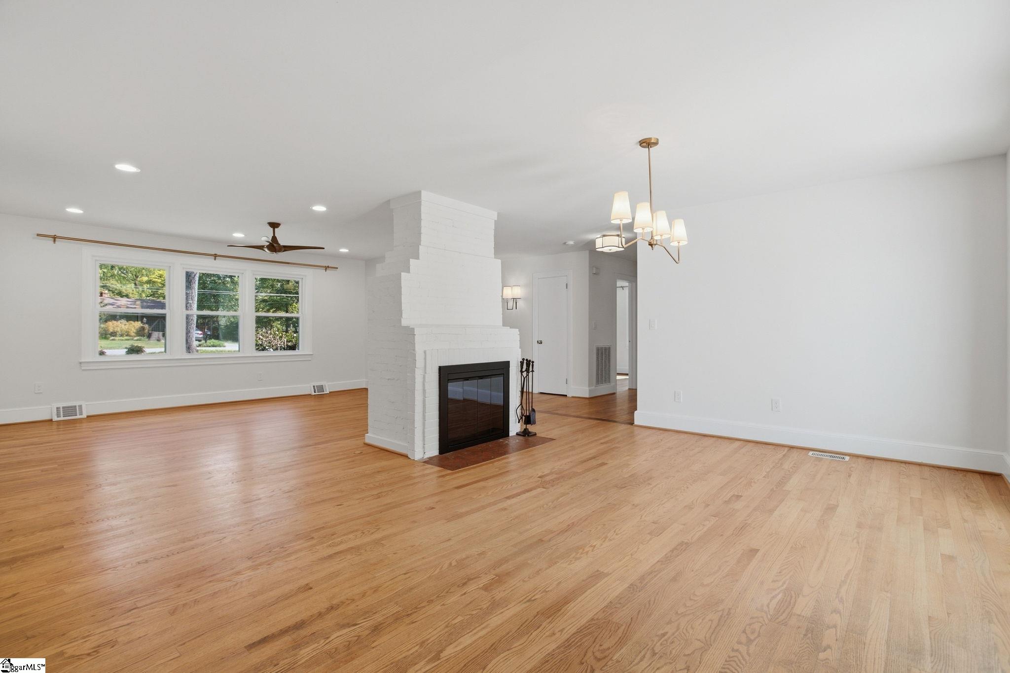 318 Elizabeth Drive Property Photo 4
