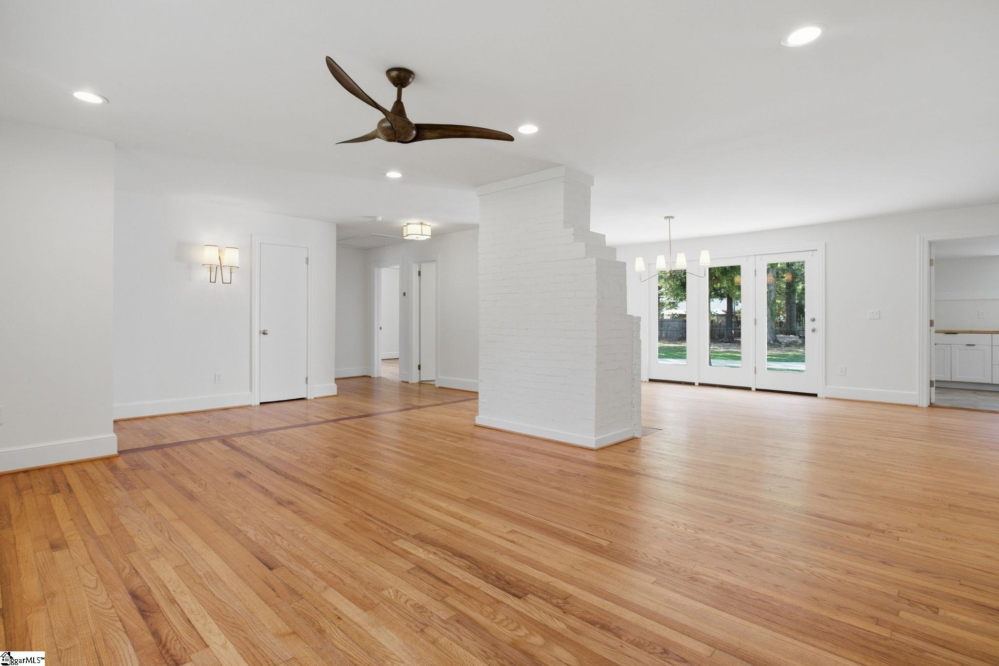 318 Elizabeth Drive Property Photo 6