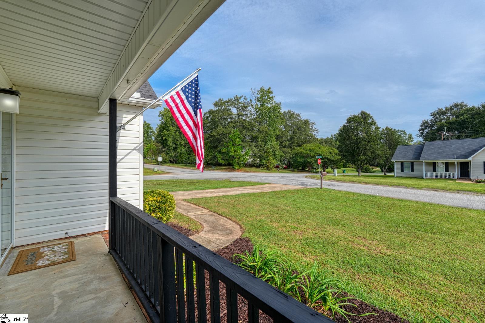 300 E Myles Lane Property Photo 2