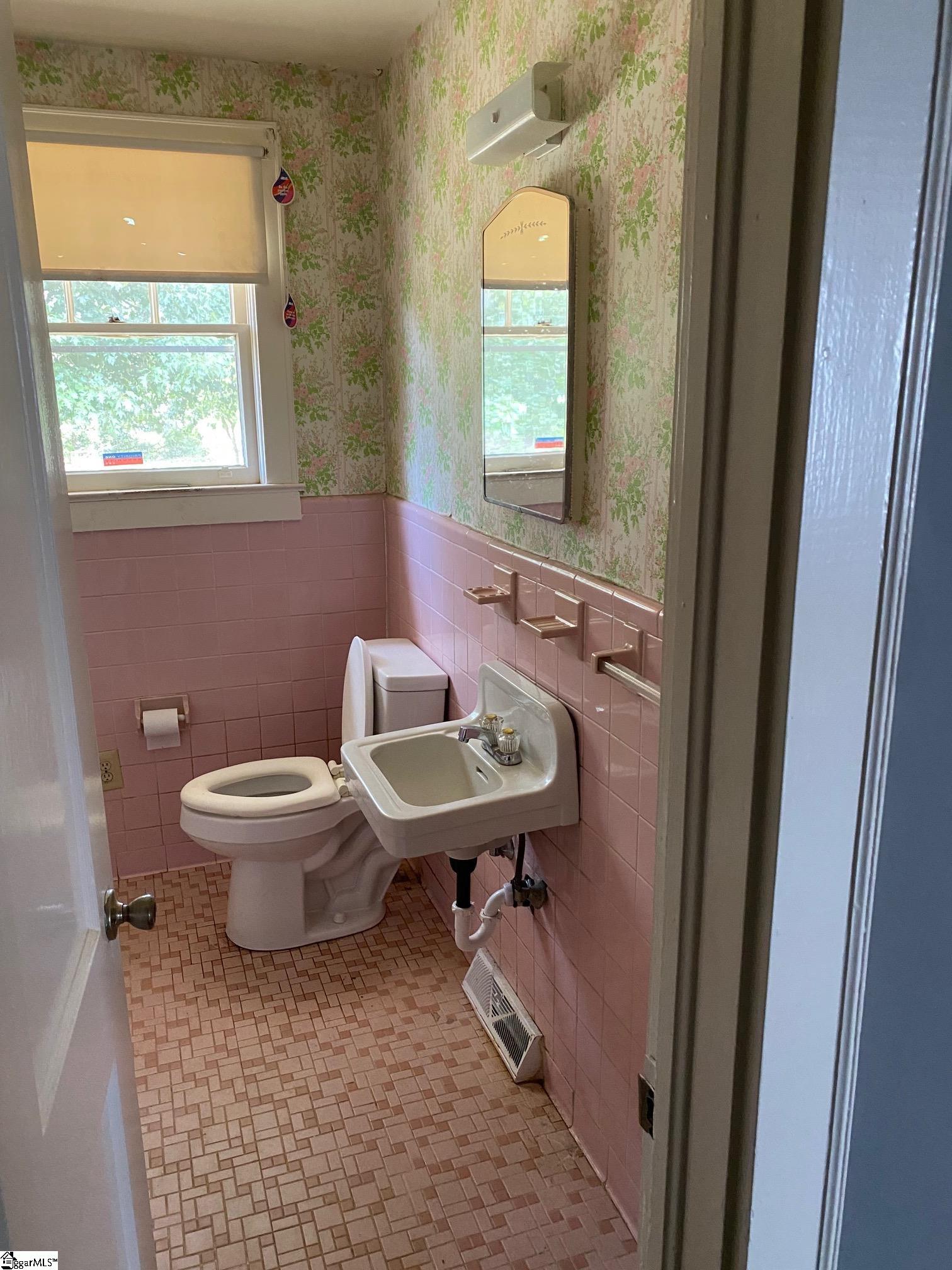 6909 White Horse Road Property Photo 17