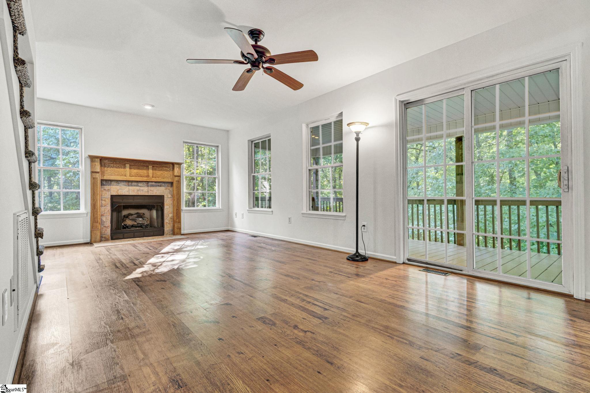 318 Stone Briar Lane Property Photo 3