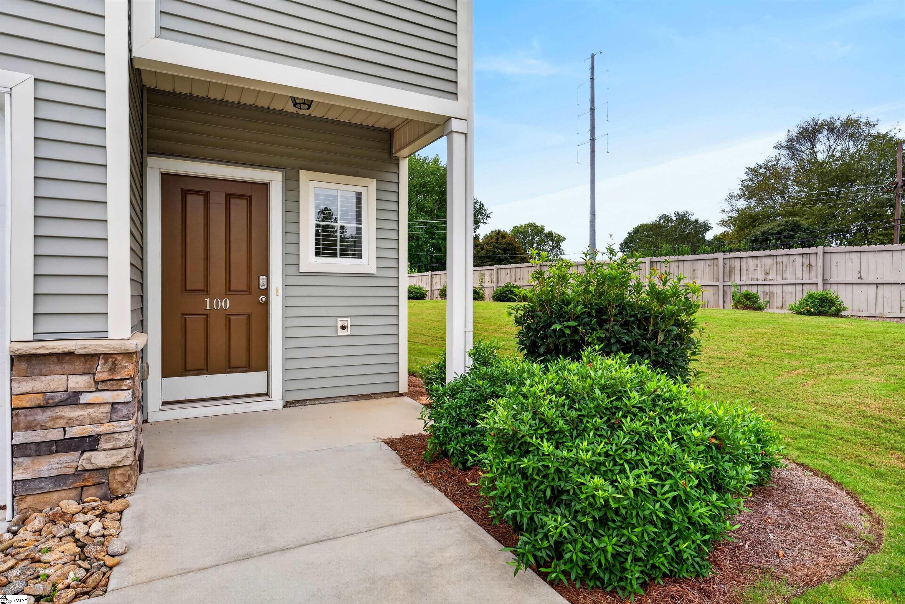 100 Bluet Lane Property Photo 4