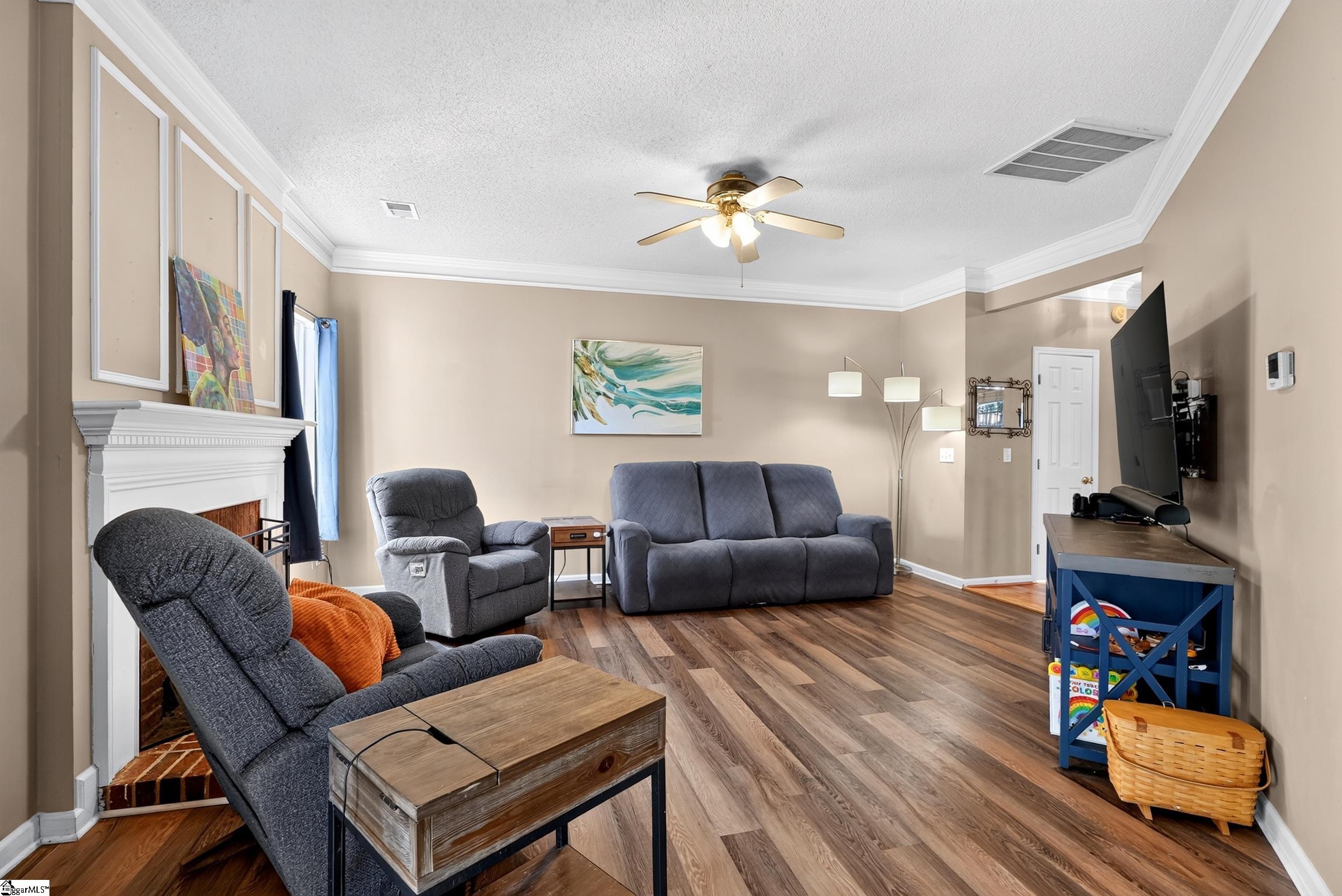 406 Rosehaven Way Property Photo 8