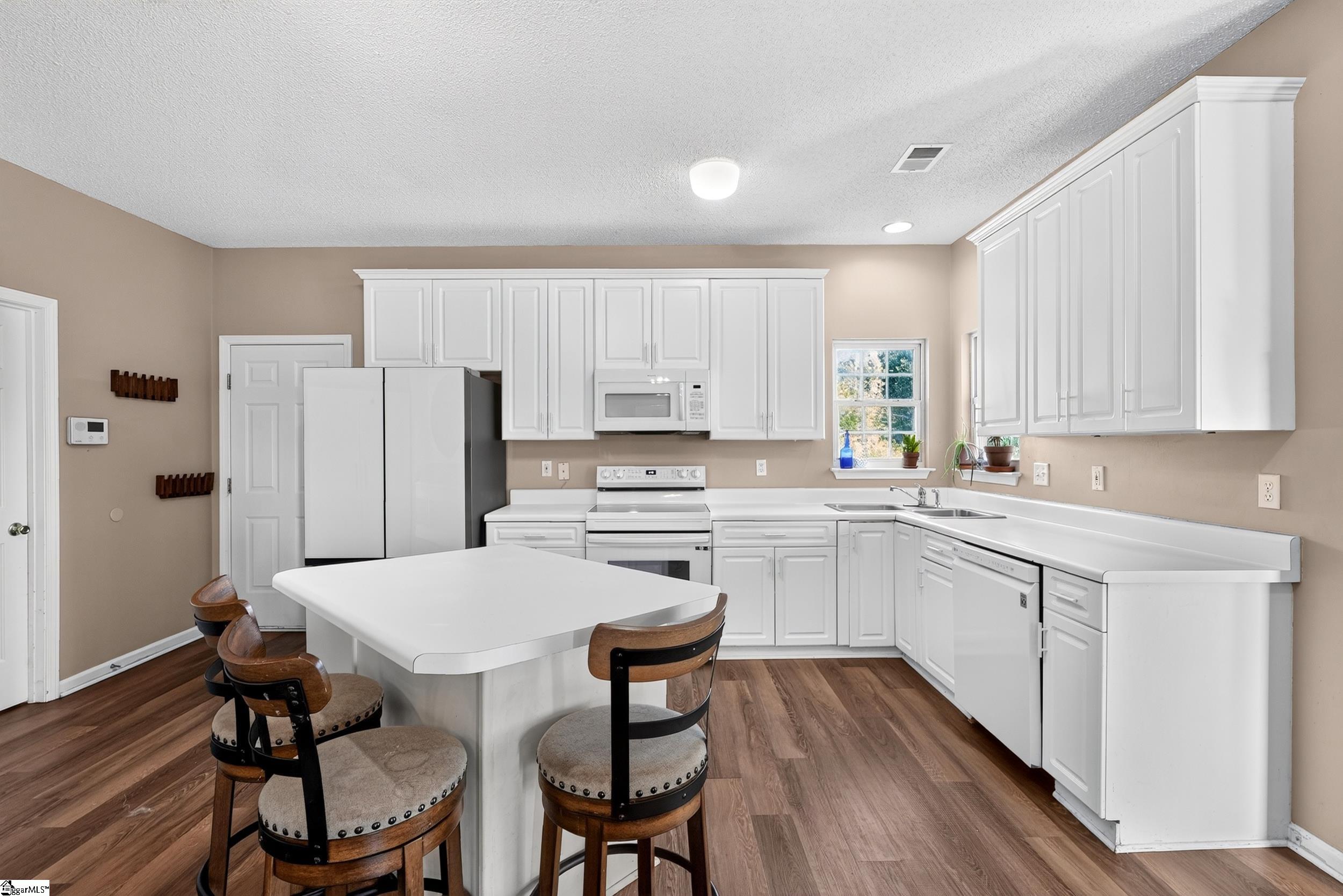 406 Rosehaven Way Property Photo 13