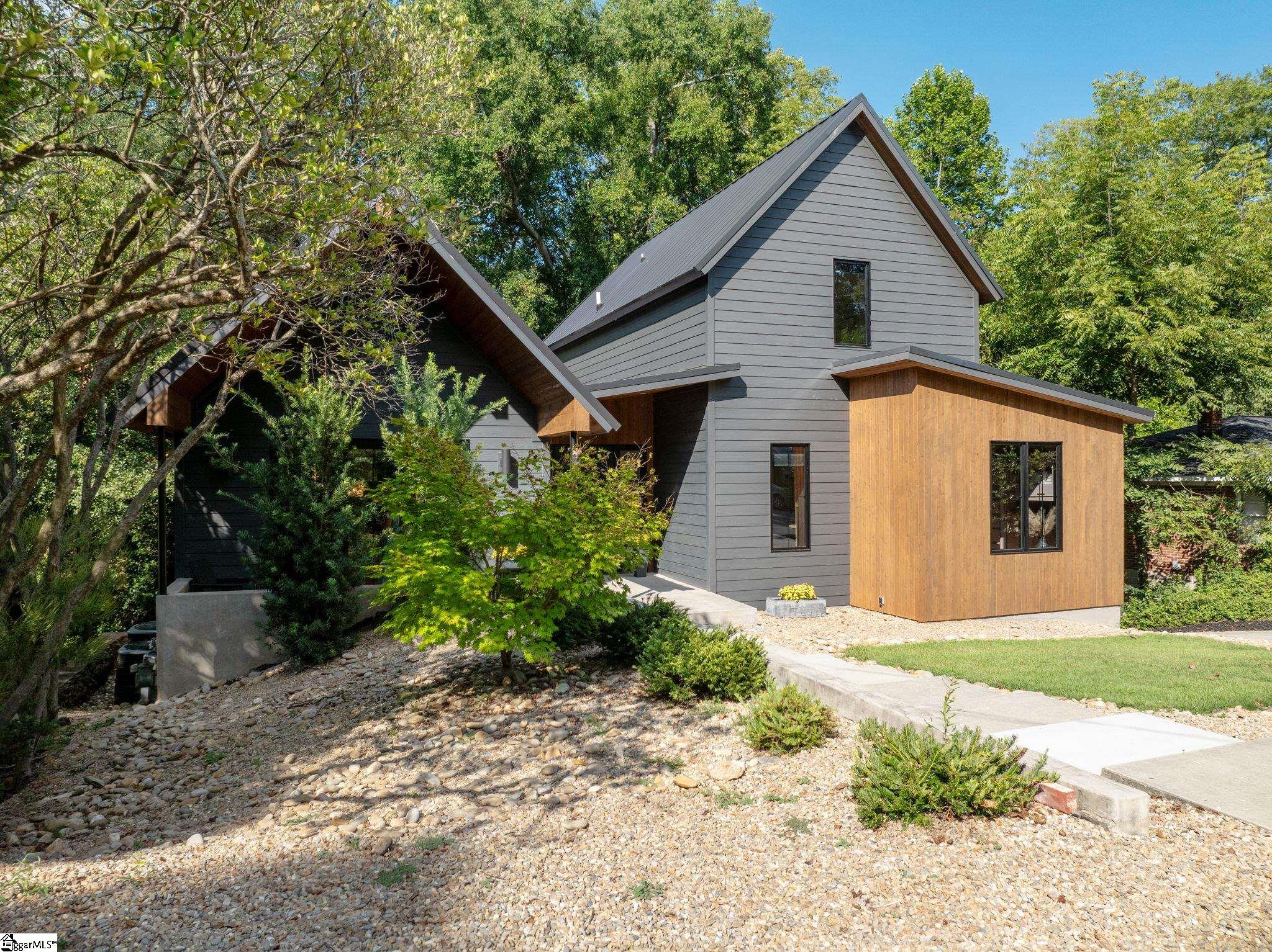 14 Russell Avenue Property Photo 3