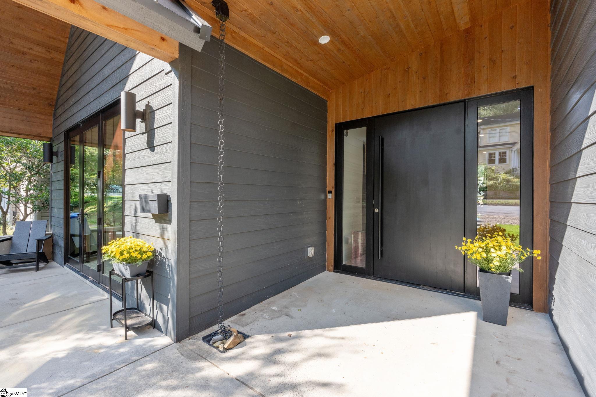 14 Russell Avenue Property Photo 4