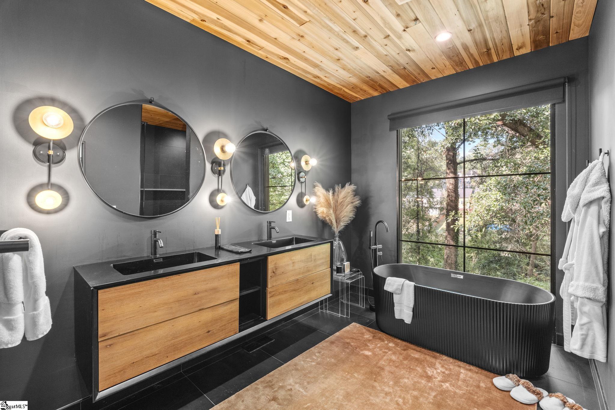14 Russell Avenue Property Photo 8