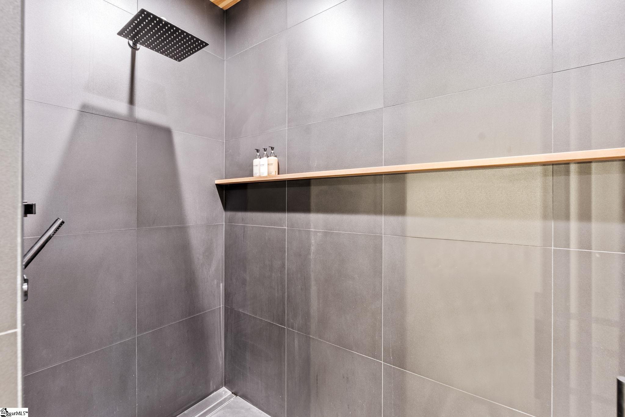 14 Russell Avenue Property Photo 9