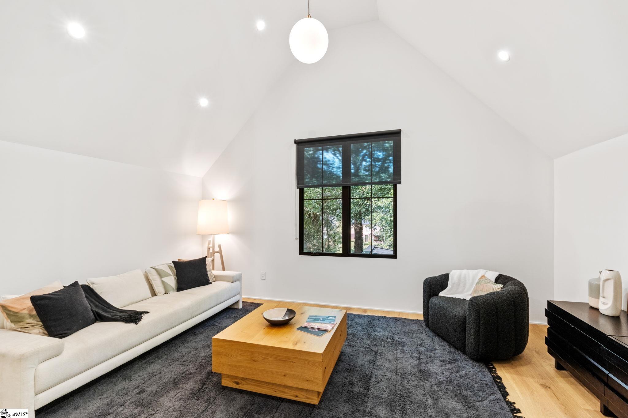 14 Russell Avenue Property Photo 27