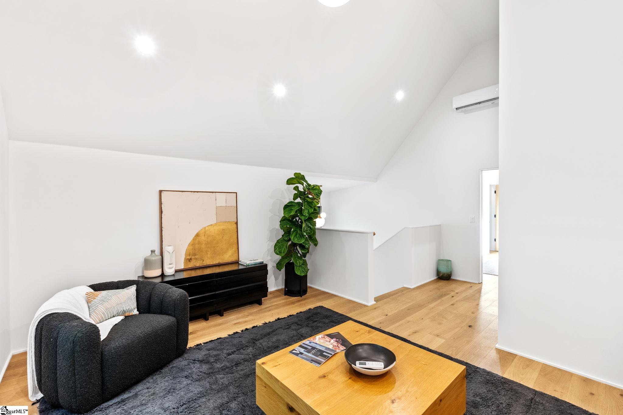 14 Russell Avenue Property Photo 28