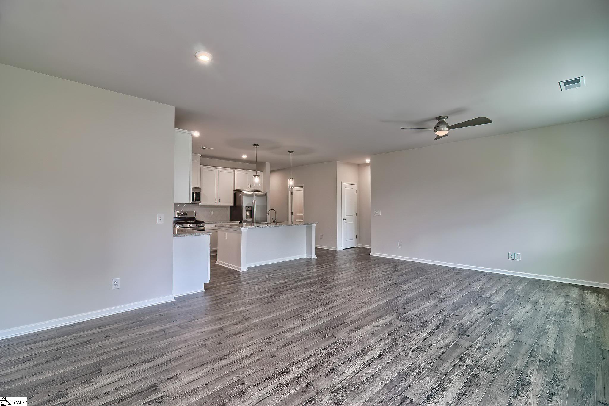 1013 Mockernut Way Property Photo 11