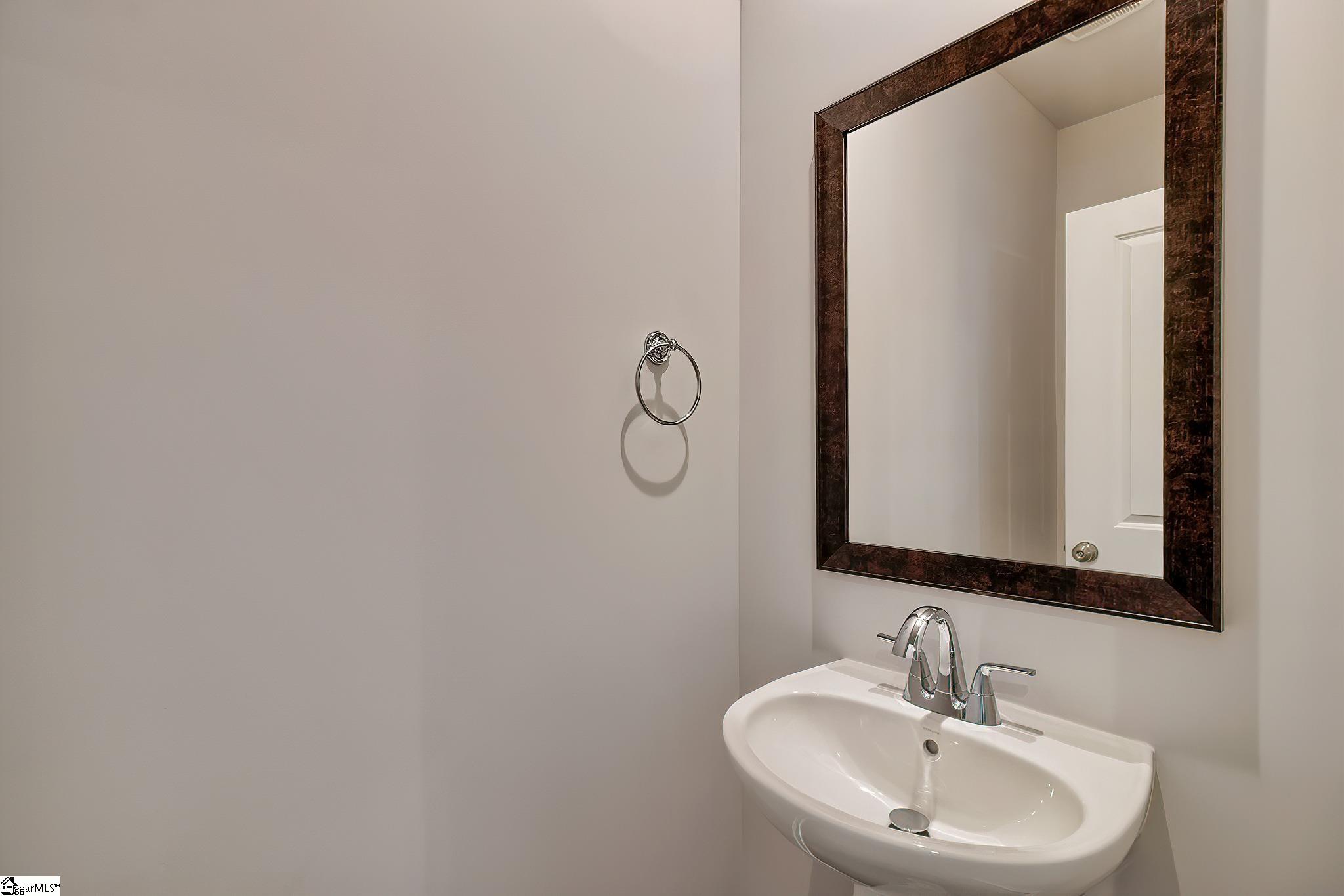 1013 Mockernut Way Property Photo 12