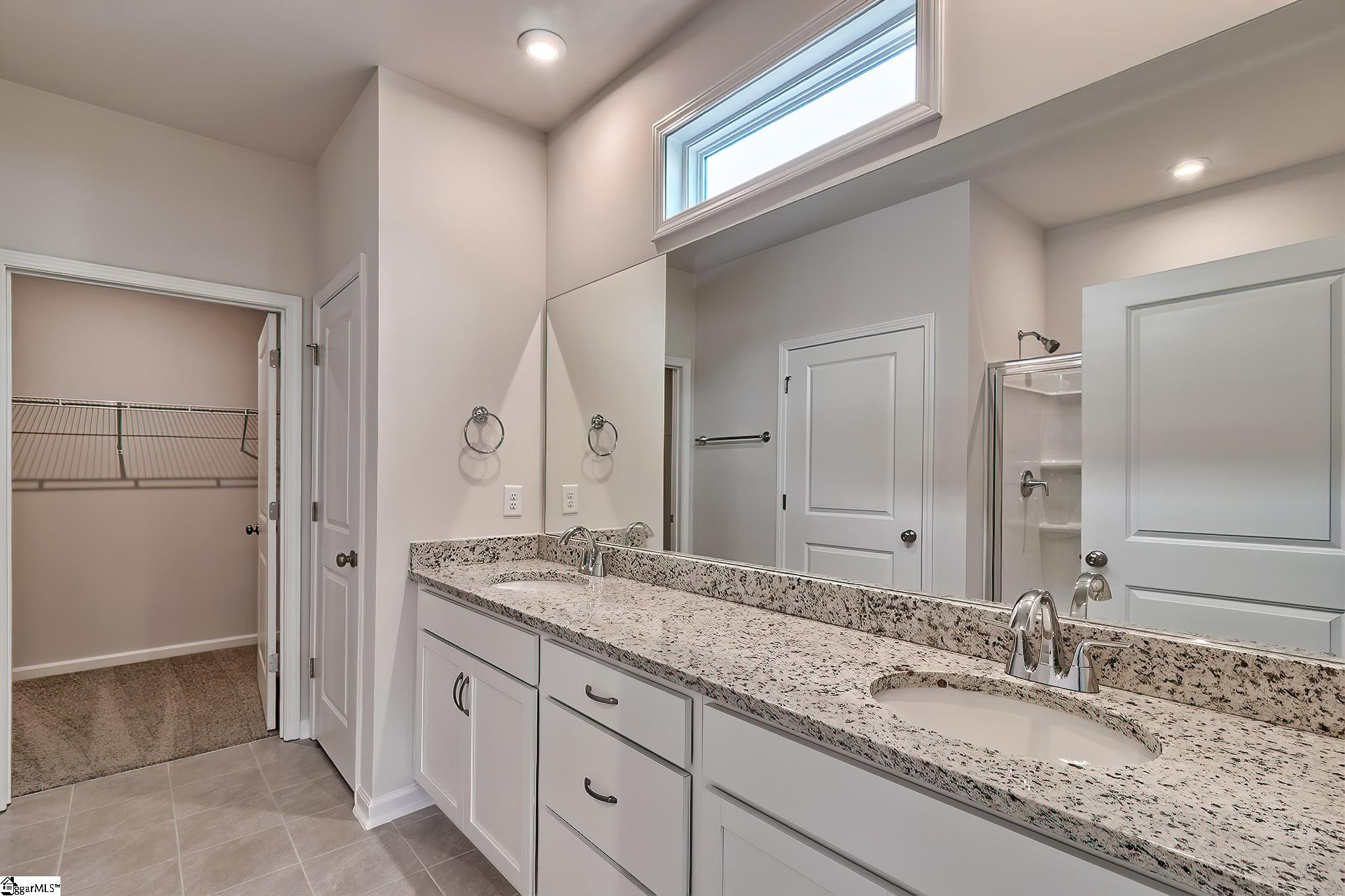 1013 Mockernut Way Property Photo 16
